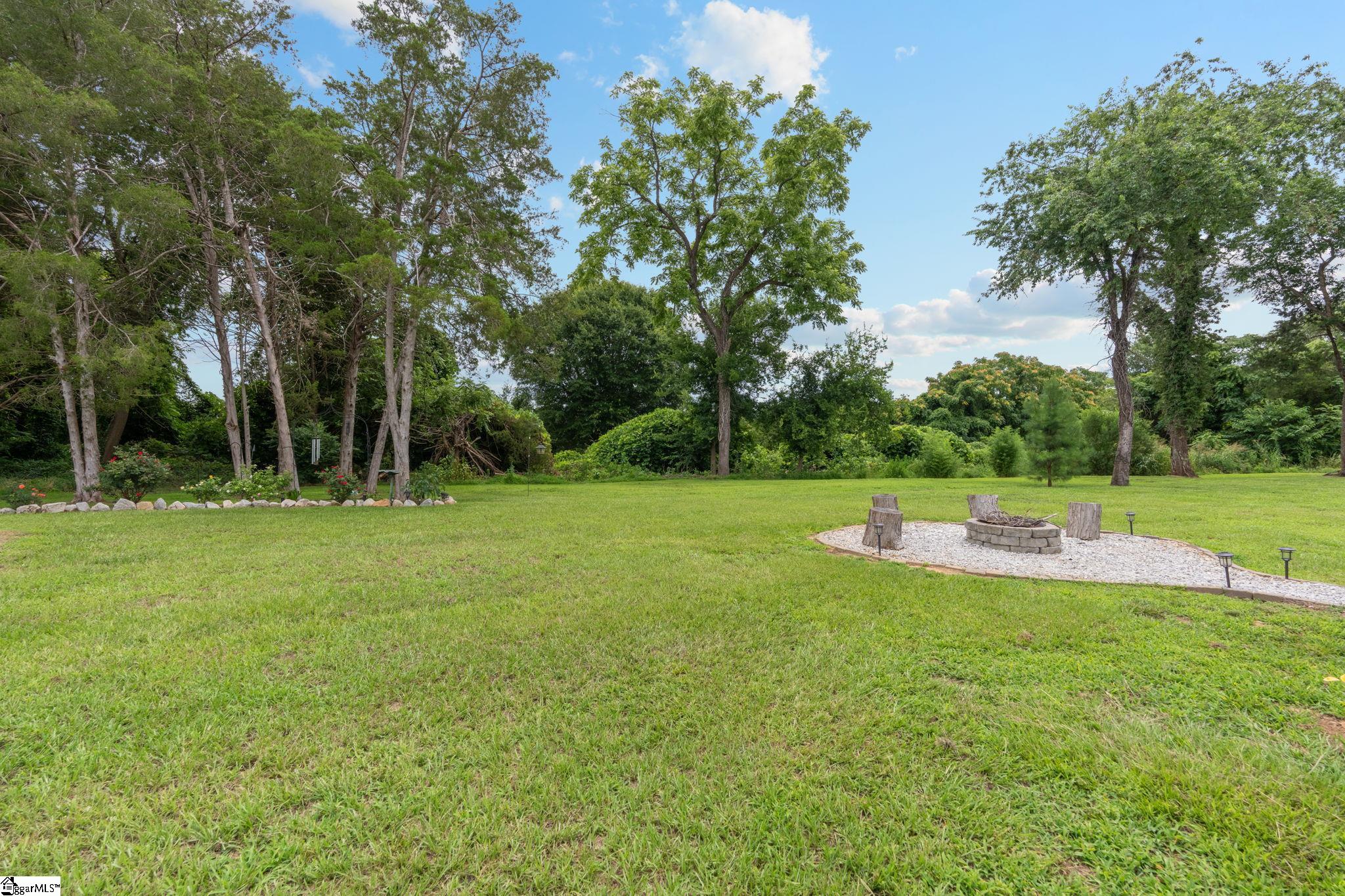 7607 S Old Laurens Road Gray Court, SC 29645
