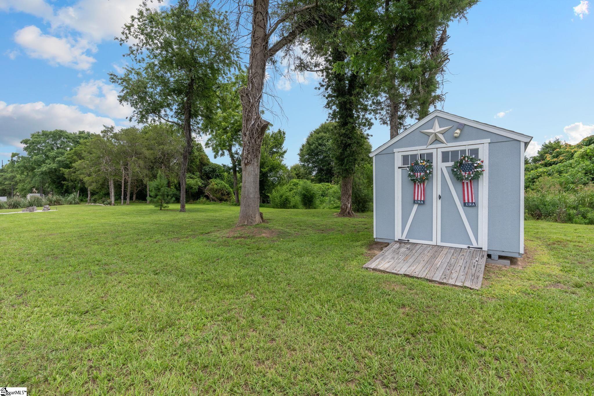 7607 S Old Laurens Road Gray Court, SC 29645