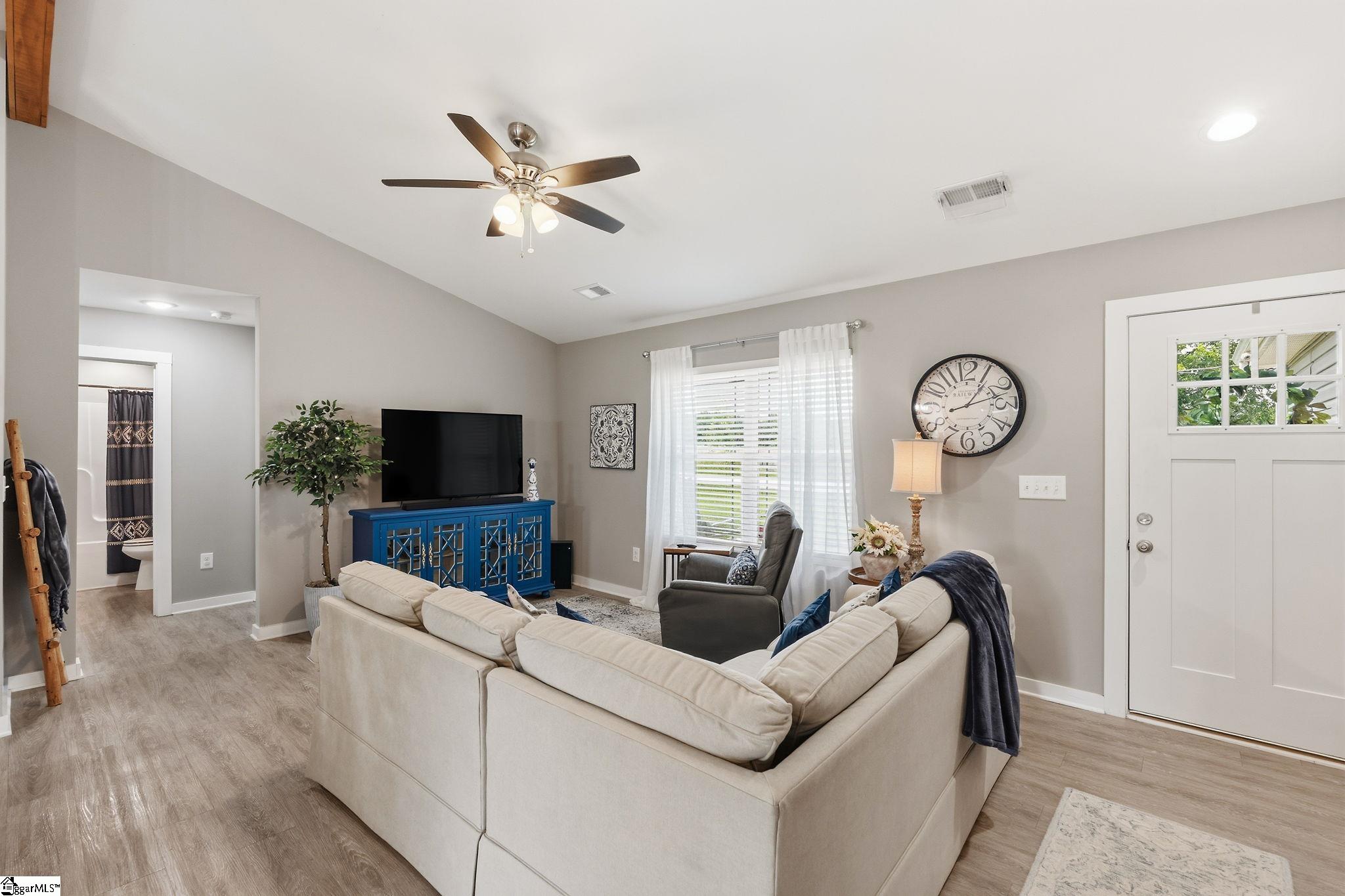 7607 S Old Laurens Road Gray Court, SC 29645