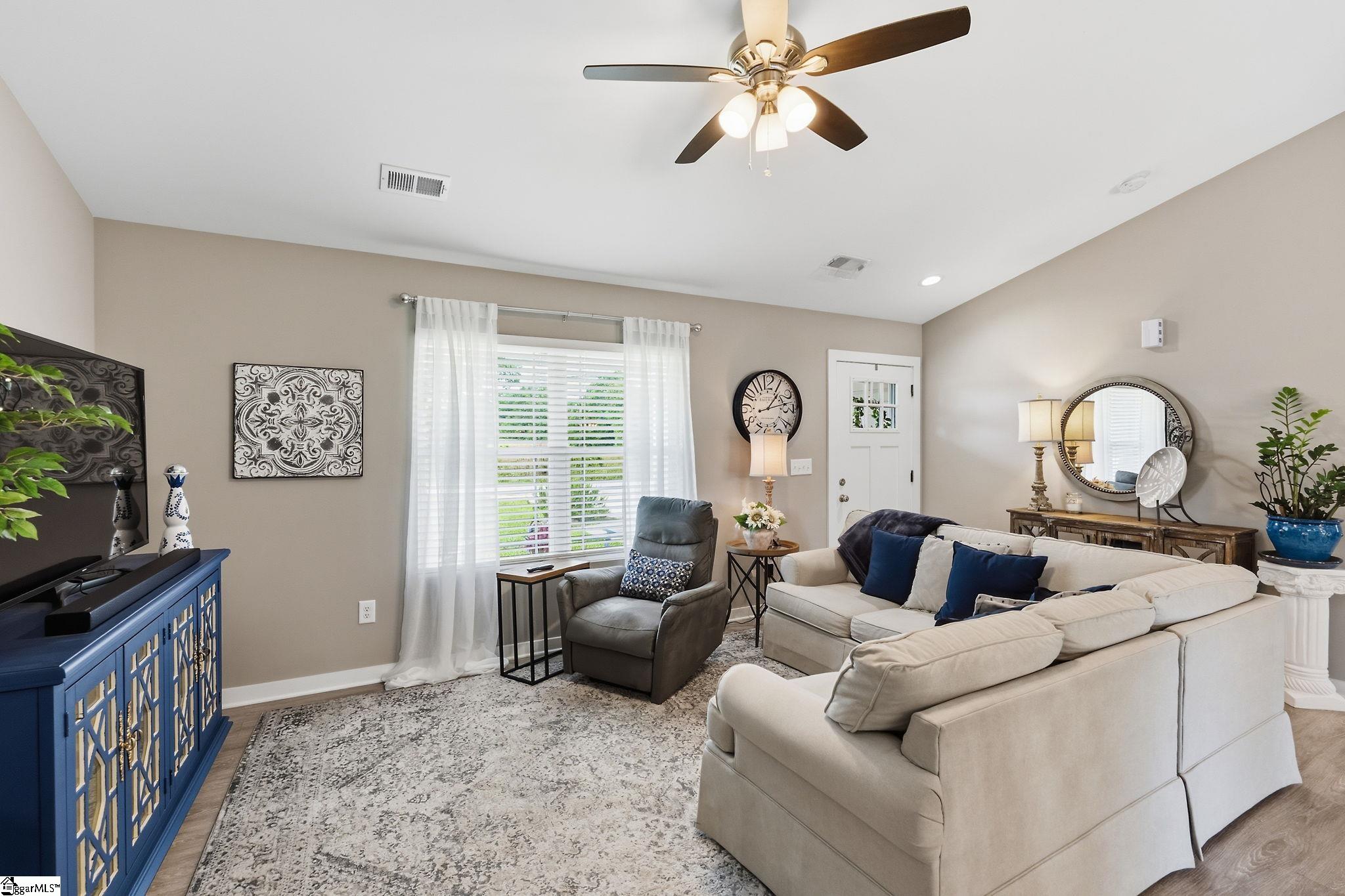 7607 S Old Laurens Road Gray Court, SC 29645