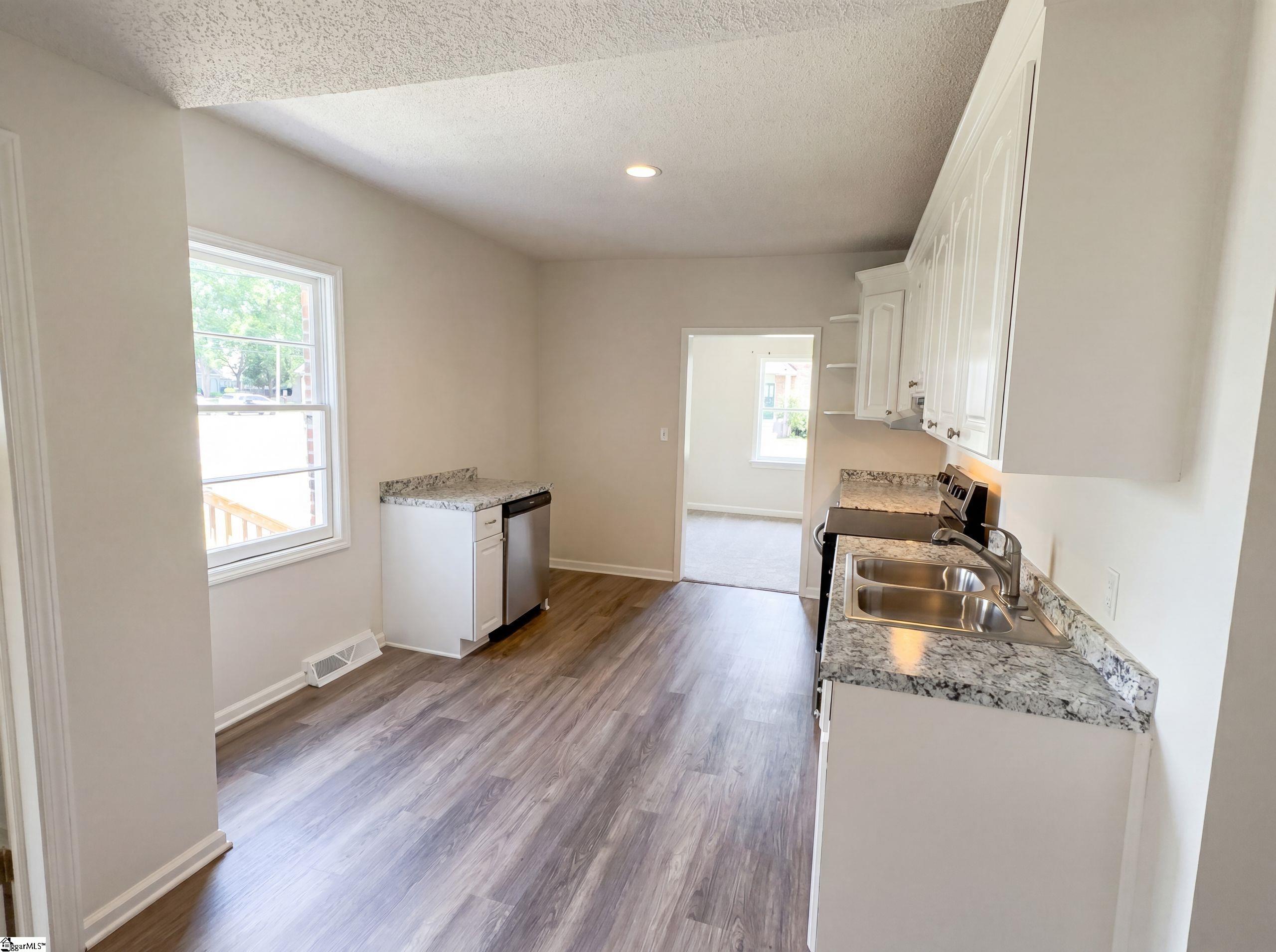 202 E Centennial Street Clinton, SC 29325