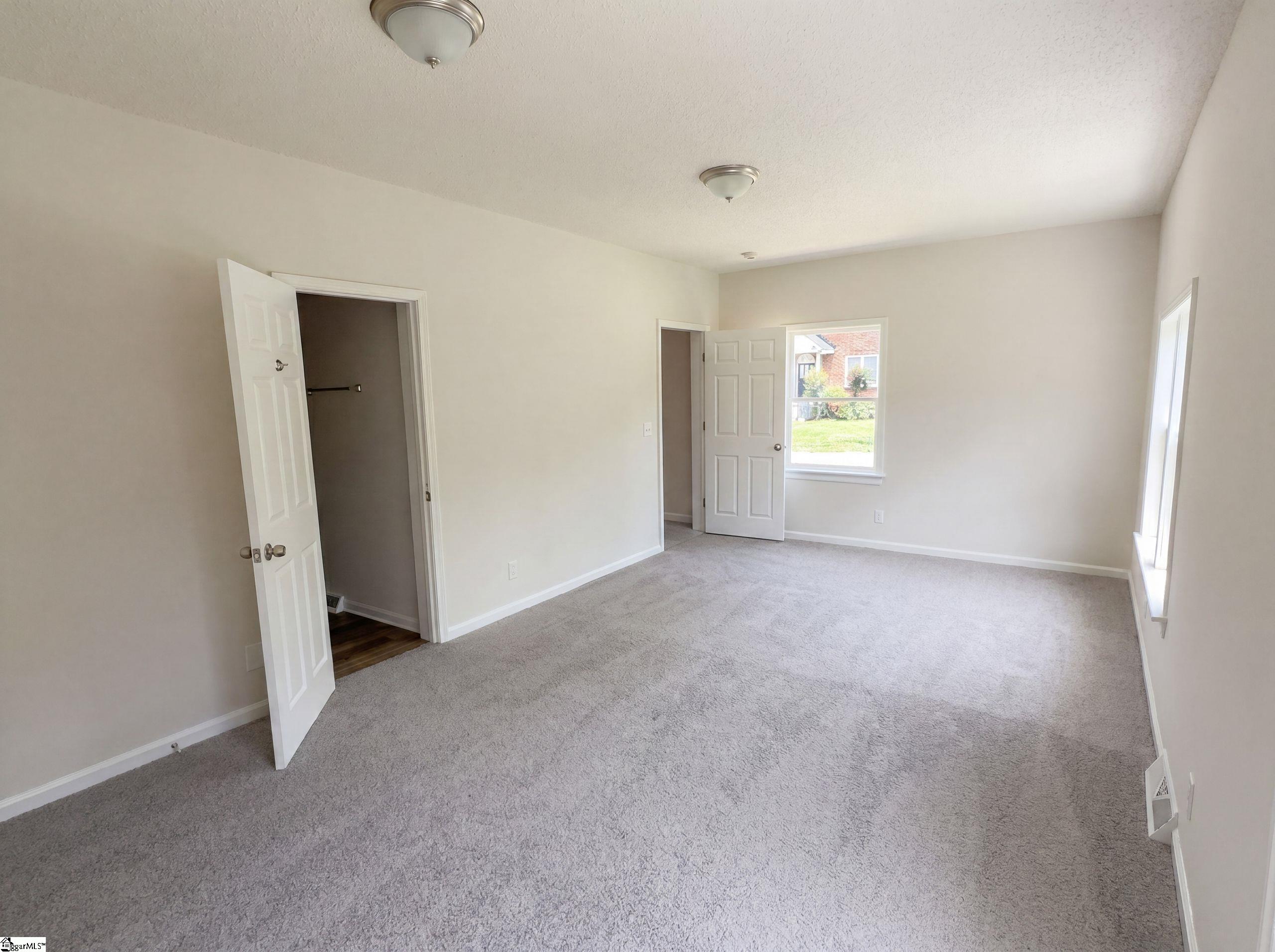 202 E Centennial Street Clinton, SC 29325