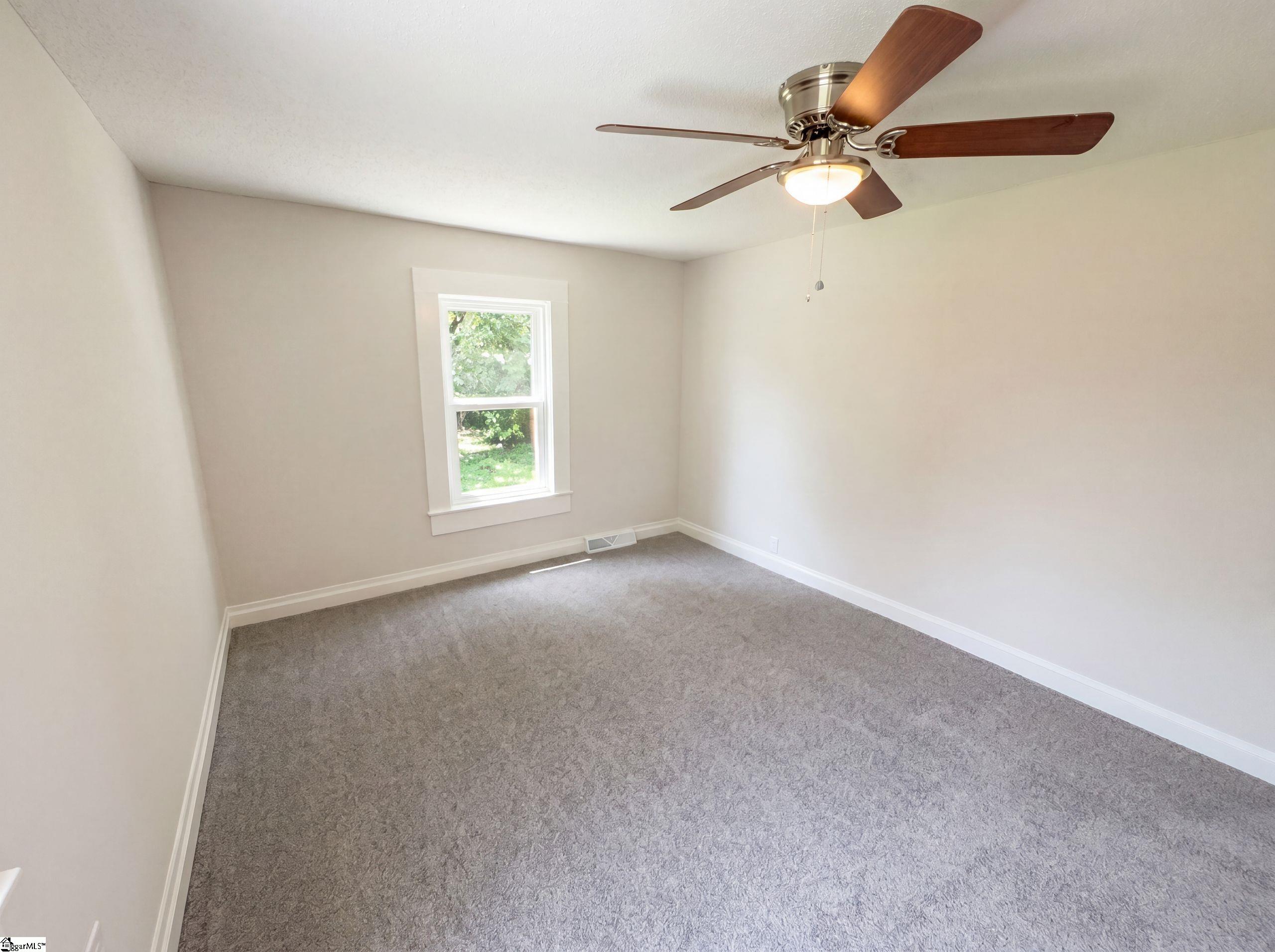 202 E Centennial Street Clinton, SC 29325