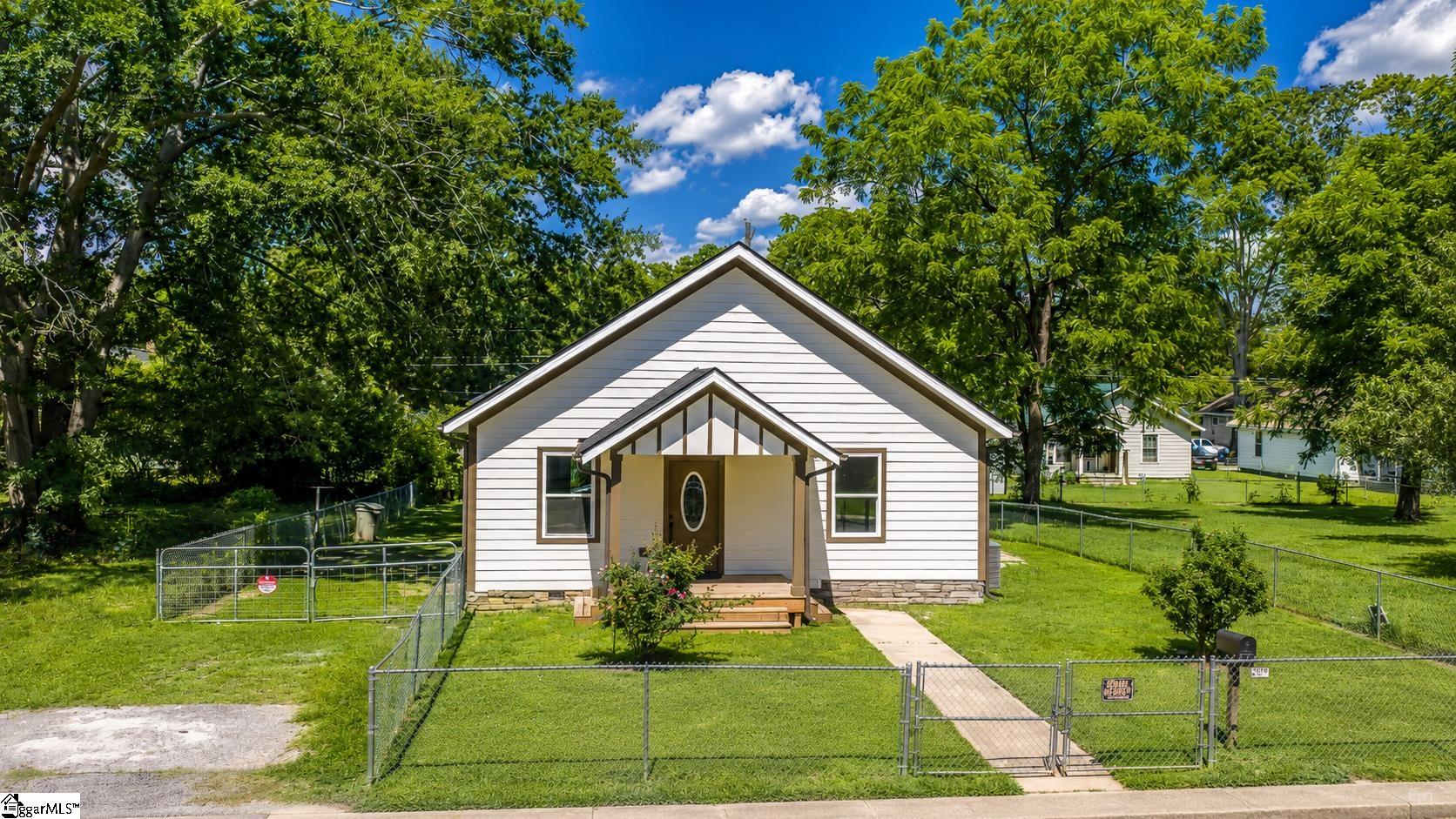 81 Palmetto Street Clinton, SC 29325