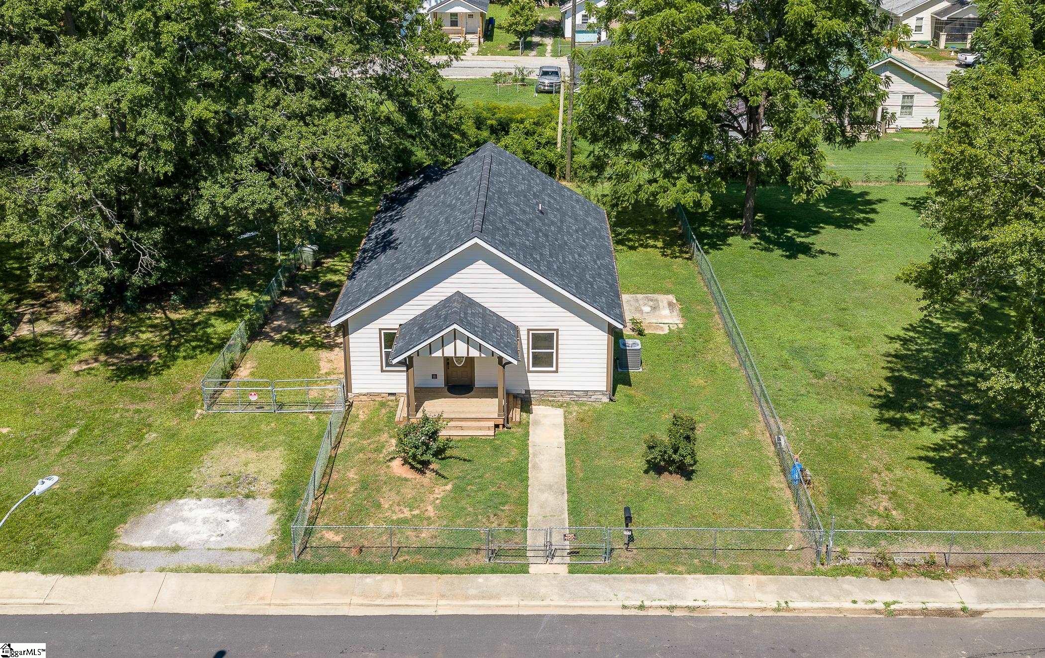 81 Palmetto Street Clinton, SC 29325