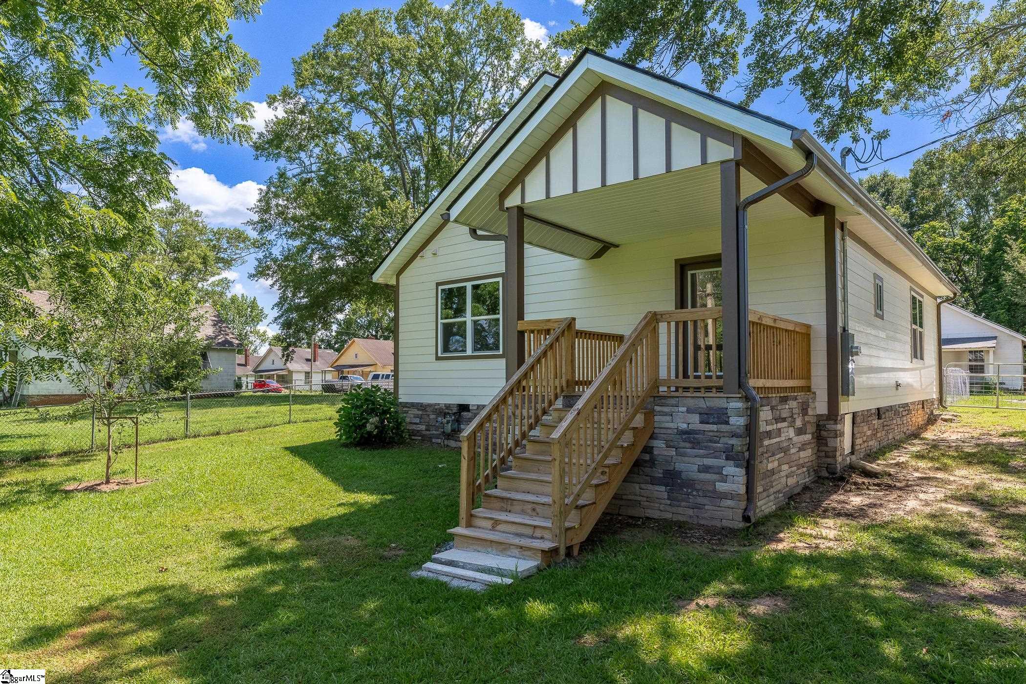81 Palmetto Street Clinton, SC 29325