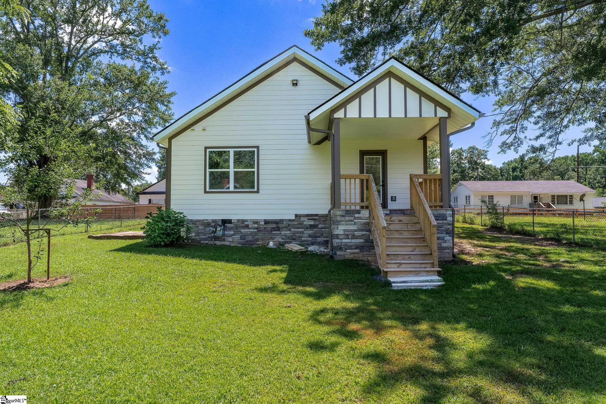 81 Palmetto Street Clinton, SC 29325