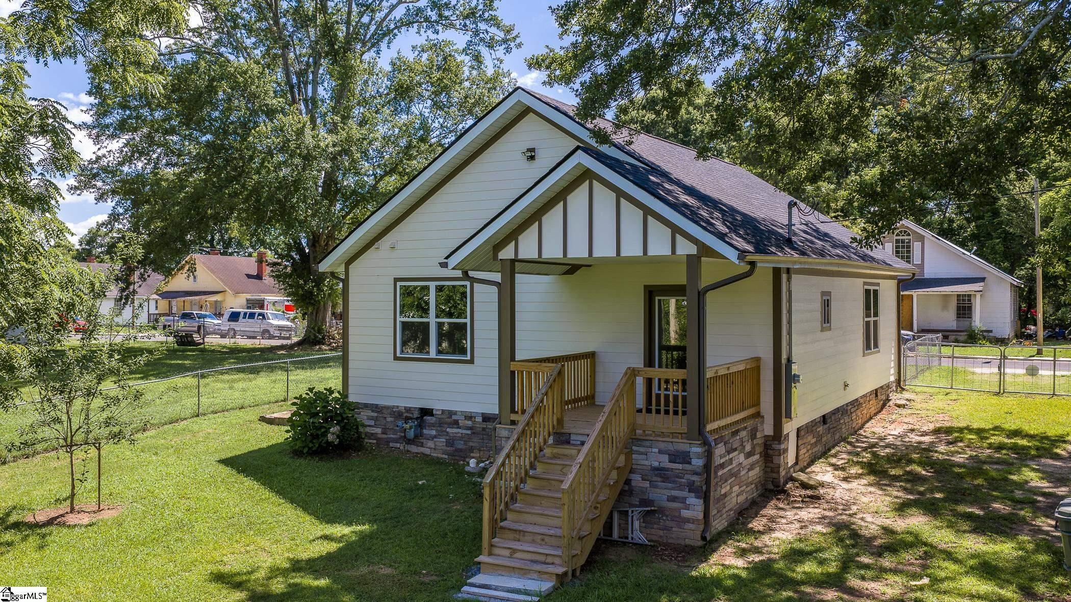 81 Palmetto Street Clinton, SC 29325