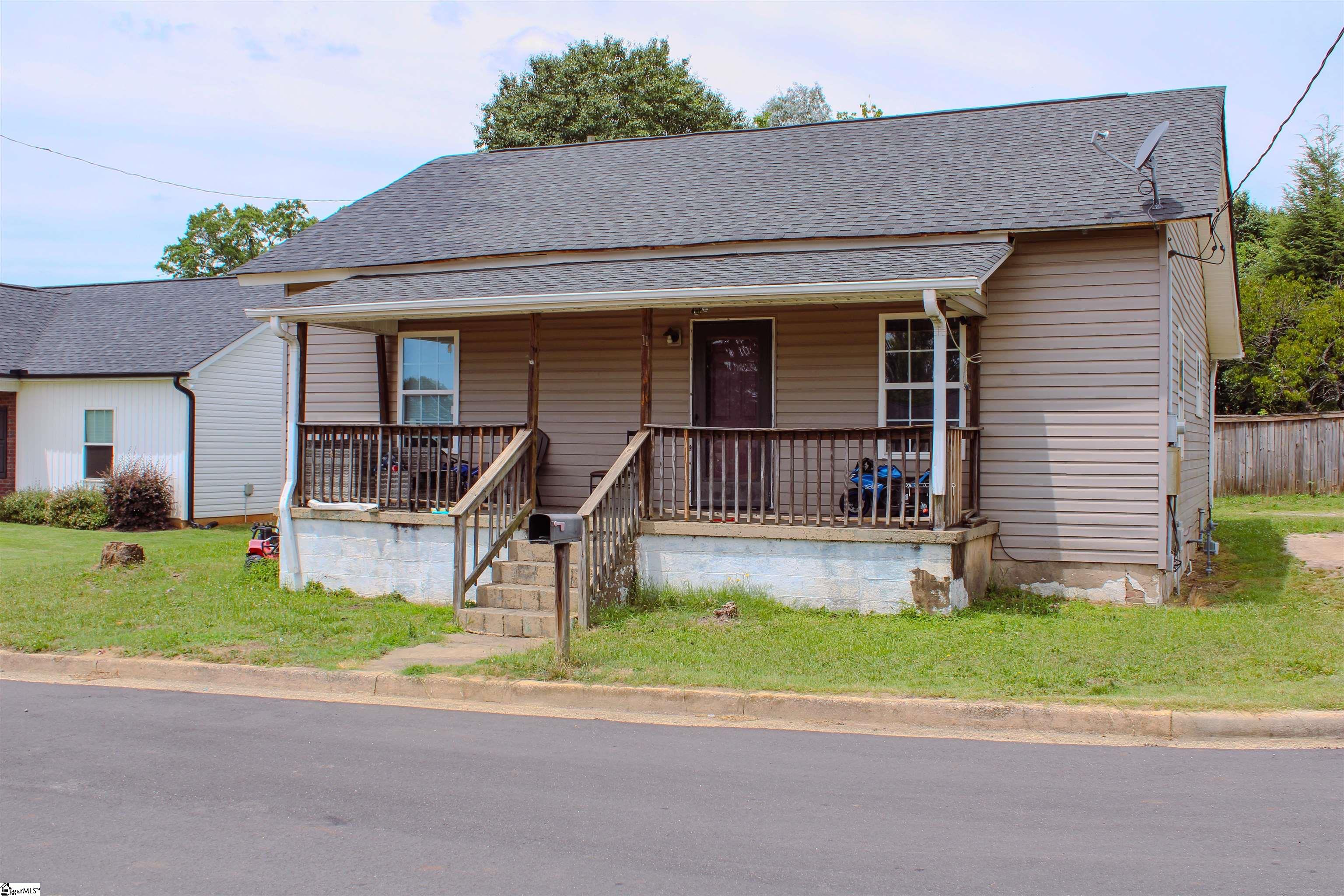 11 5th Street Greer, SC 29651