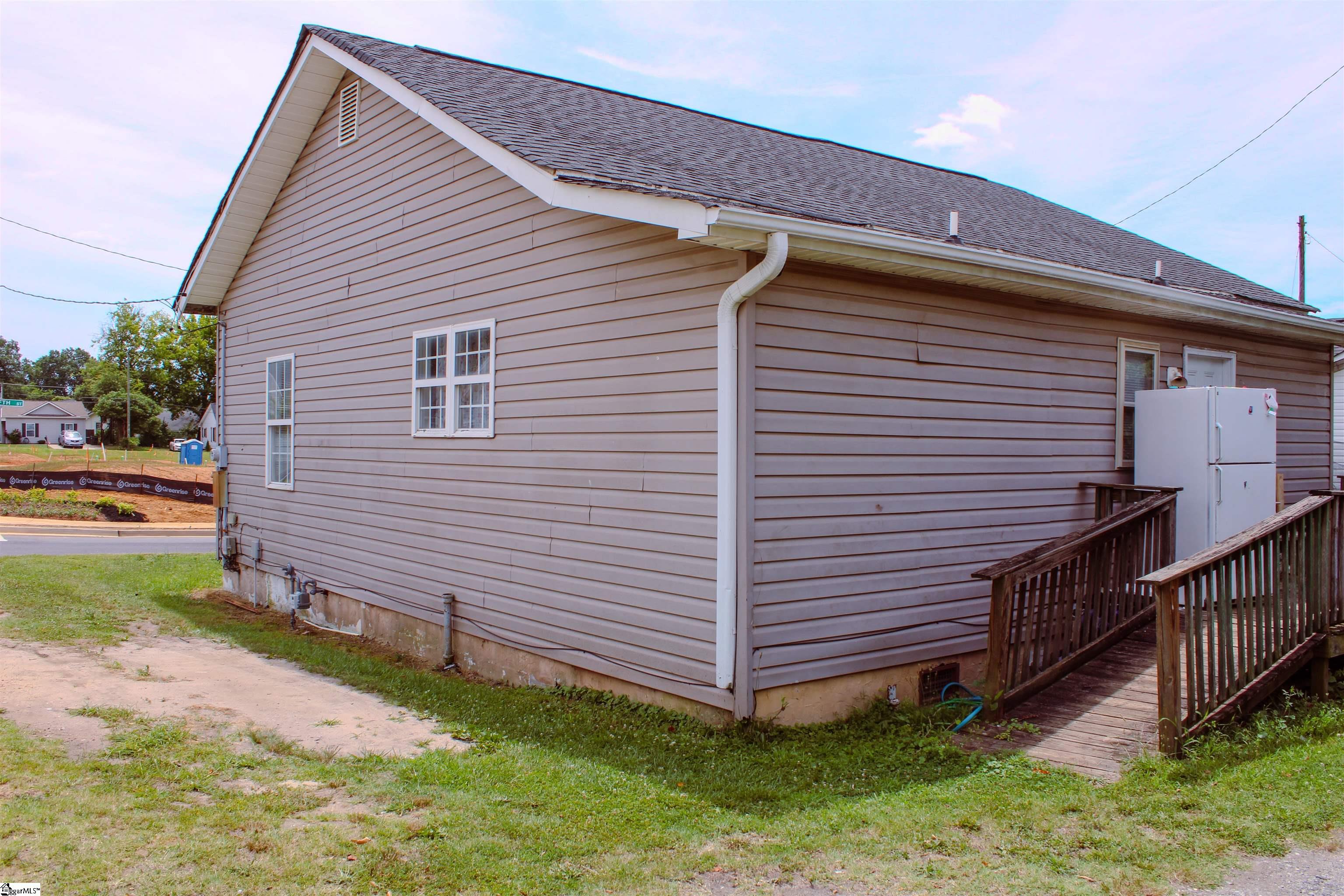 11 5th Street Greer, SC 29651