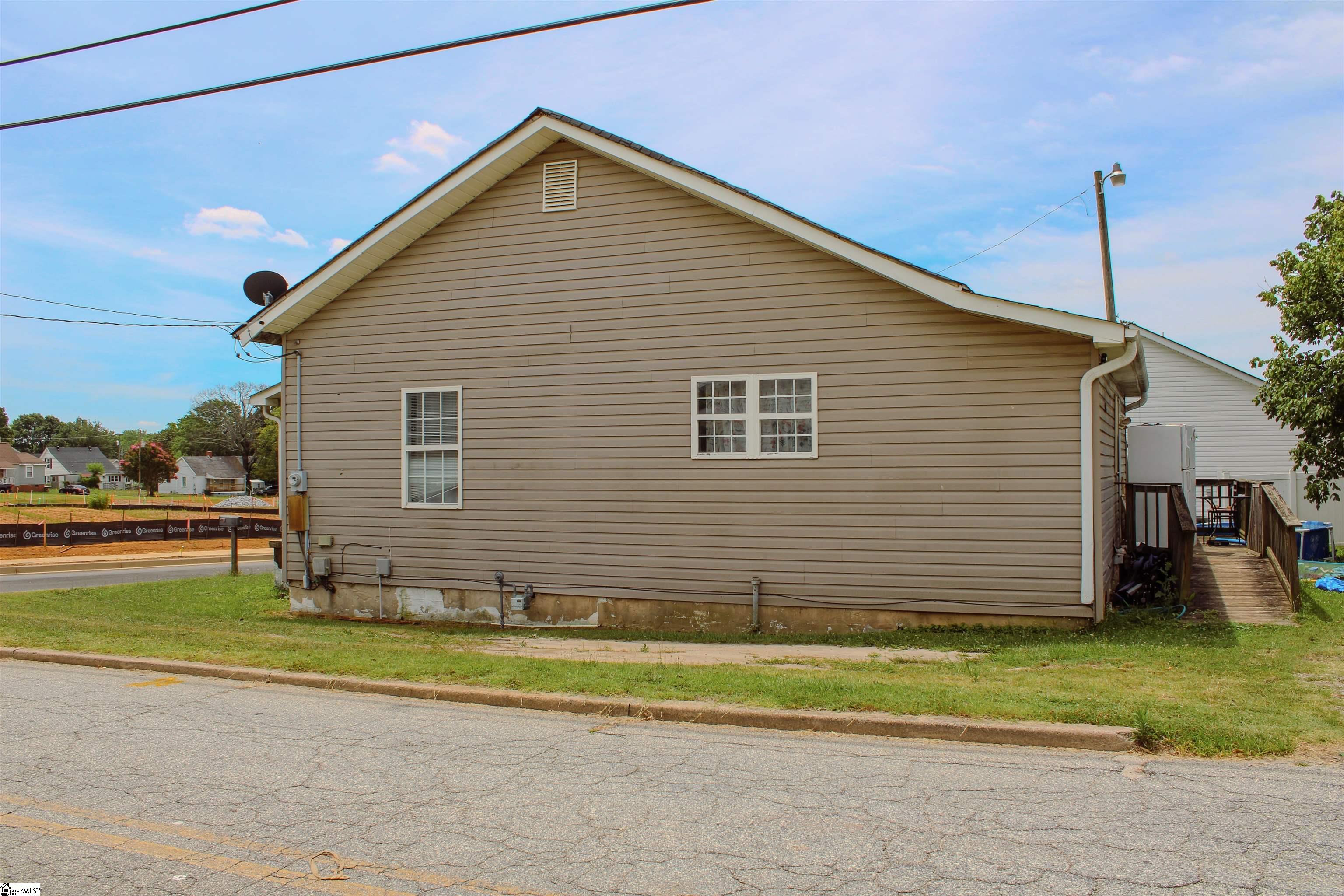 11 5th Street Greer, SC 29651