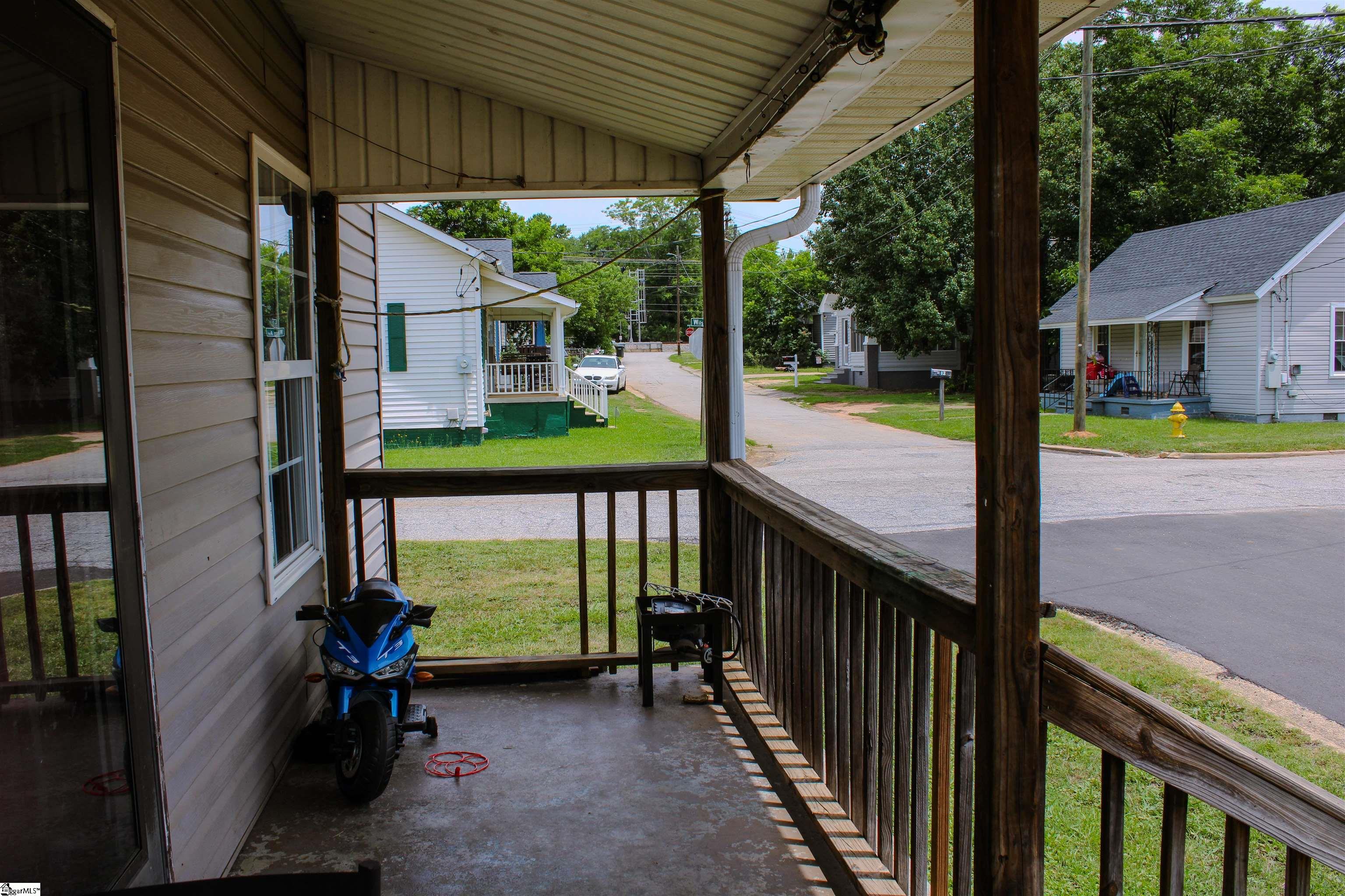 11 5th Street Greer, SC 29651