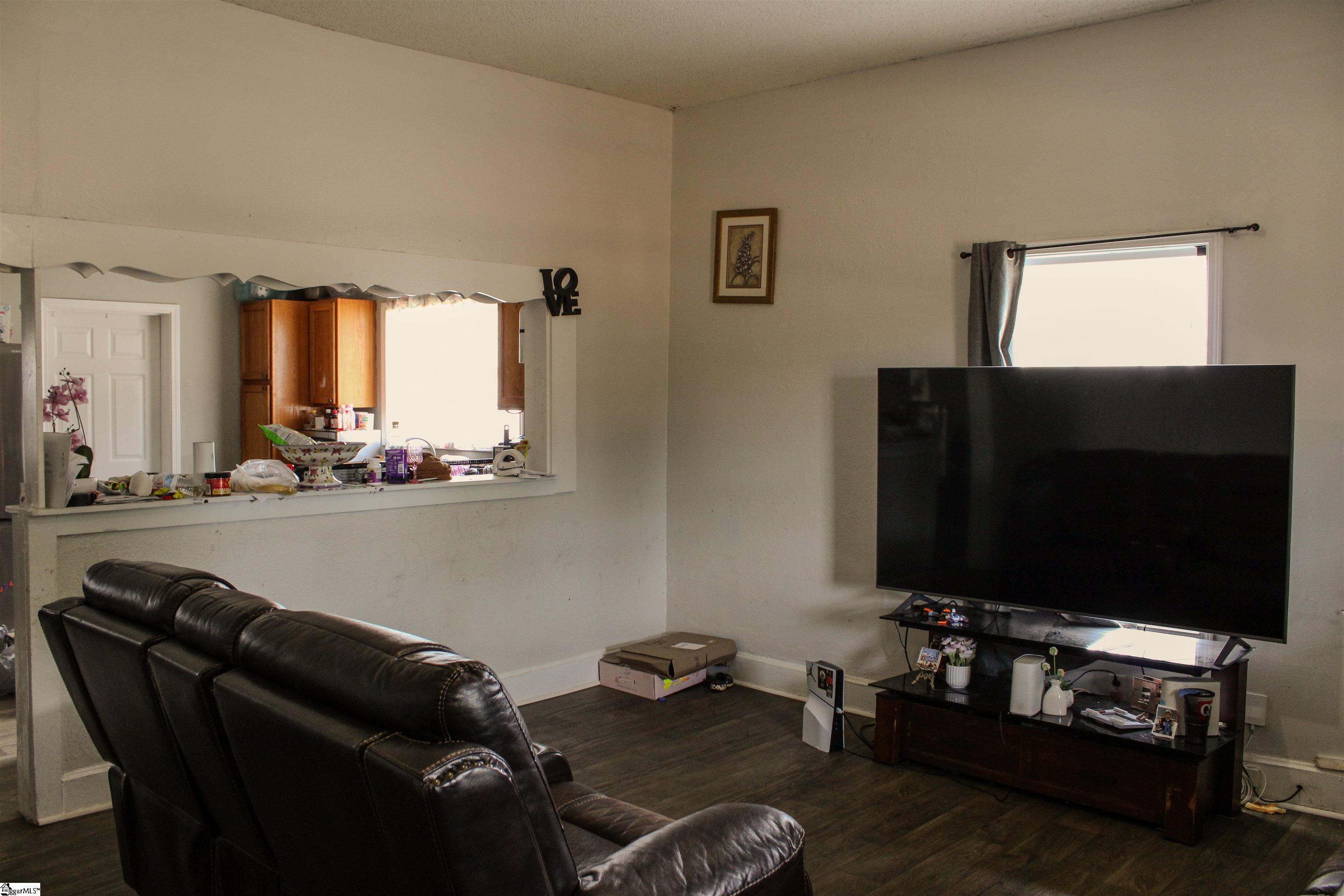 11 5th Street Greer, SC 29651