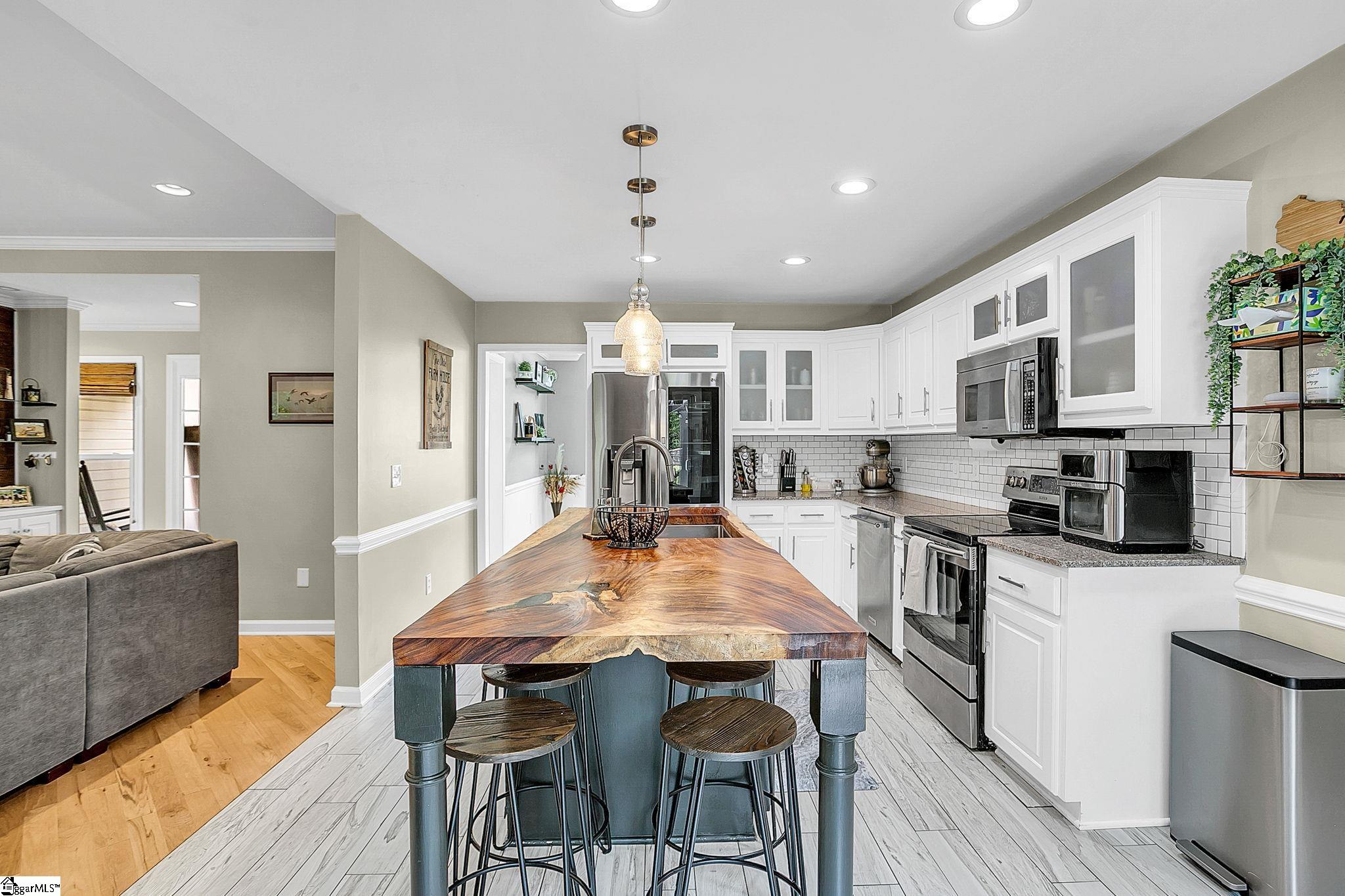 407 Two Gait Lane Simpsonville, SC 29680