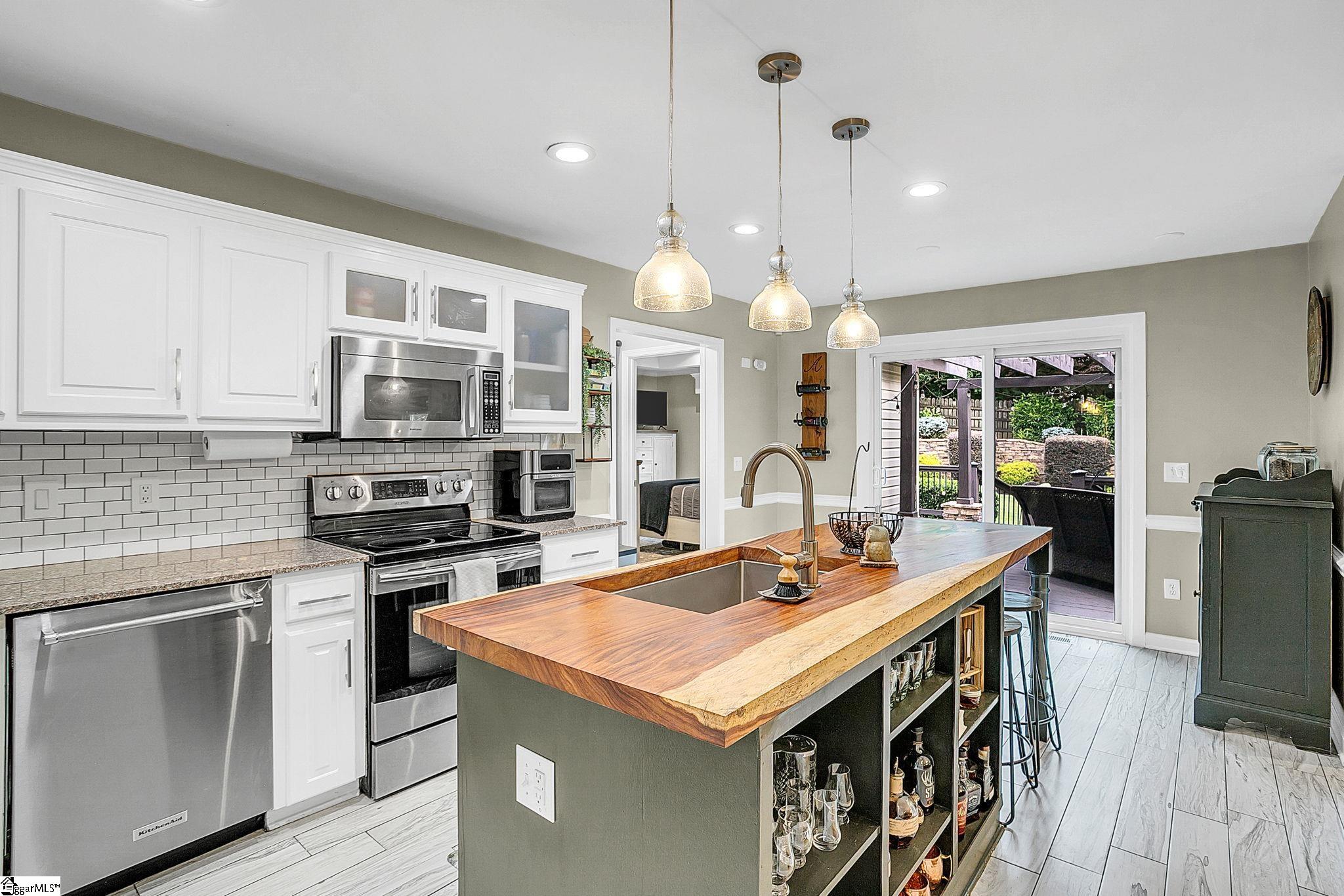 407 Two Gait Lane Simpsonville, SC 29680