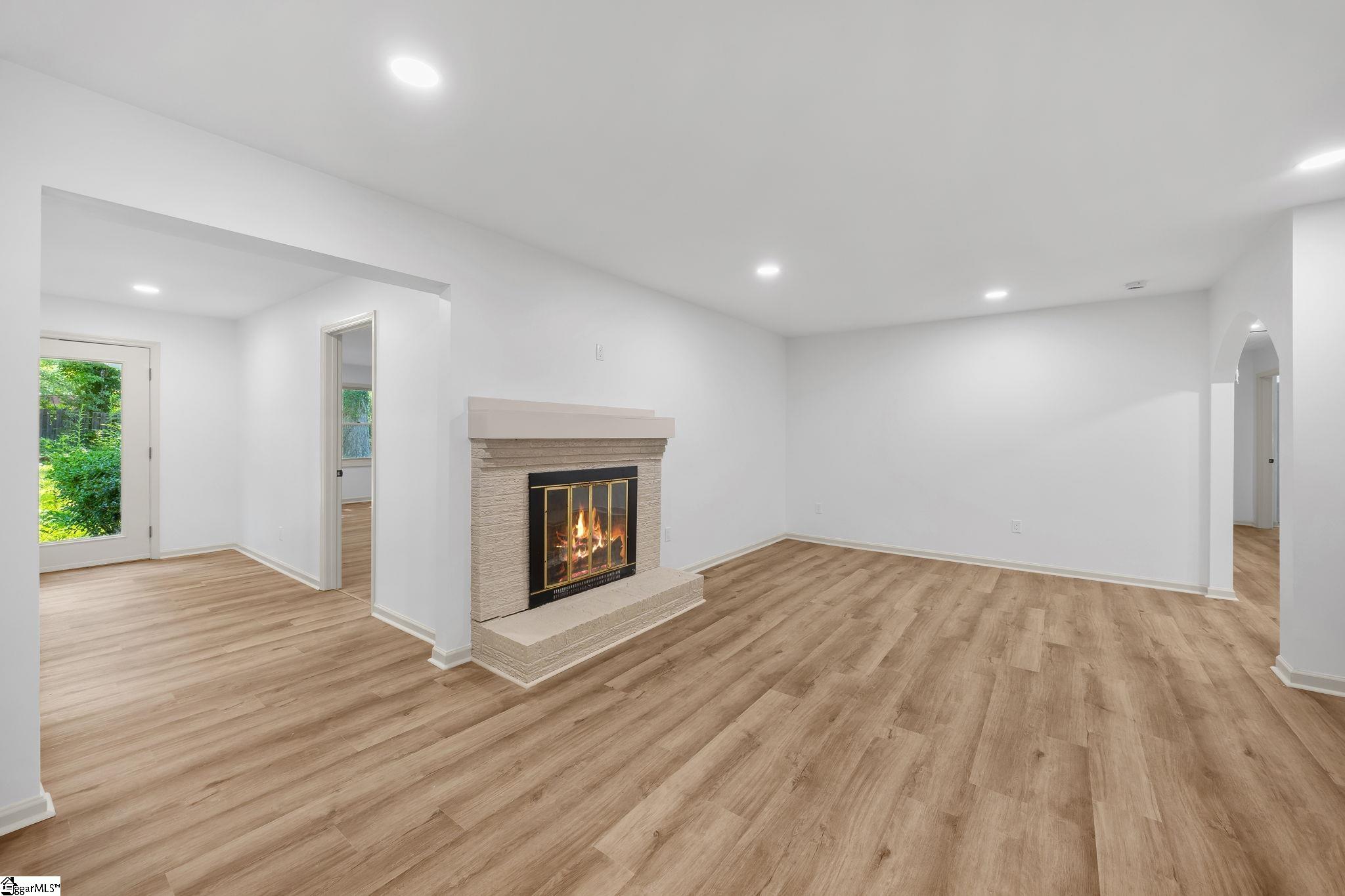 13 Bedford Lane Taylors, SC 29687