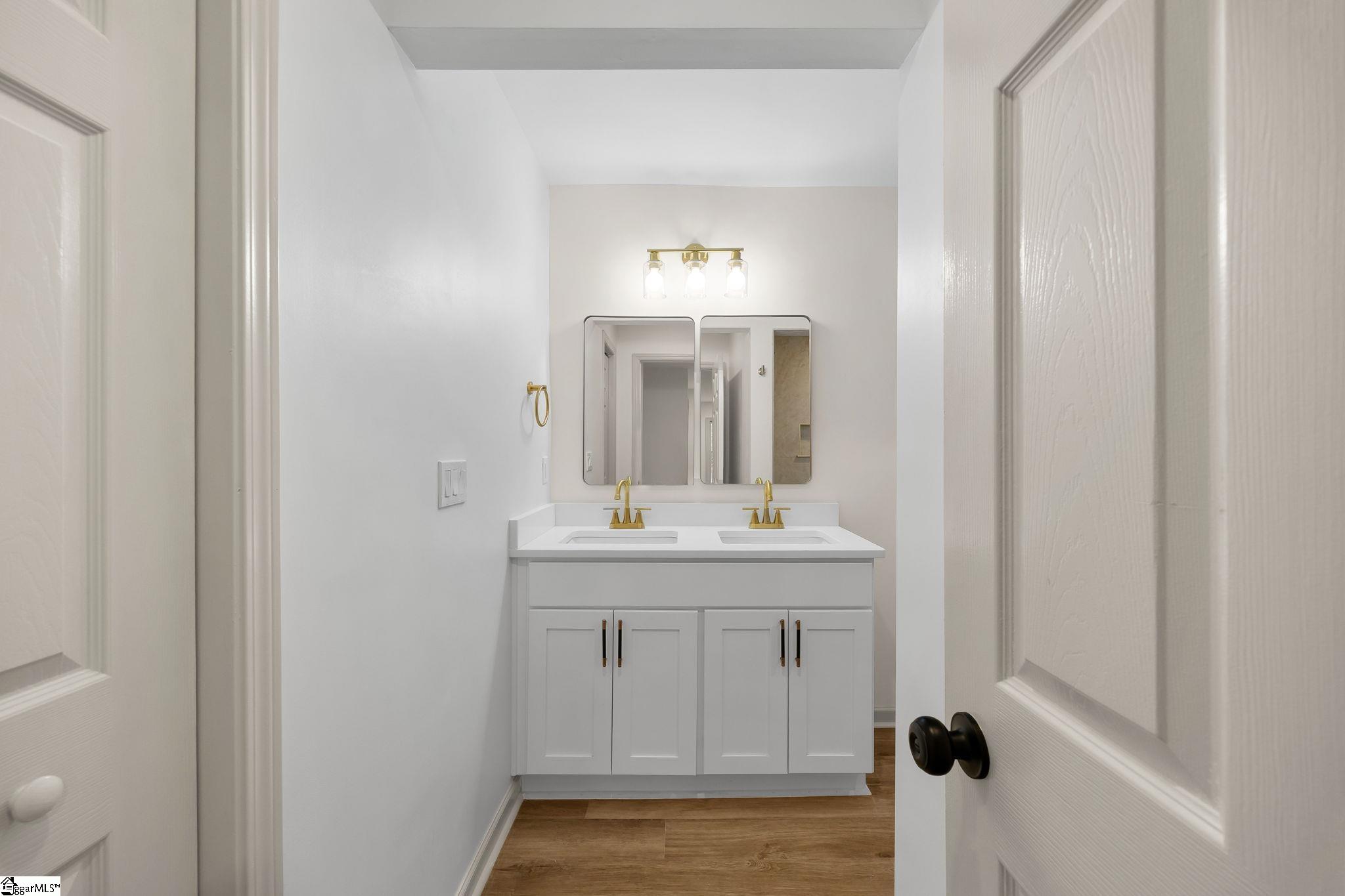 13 Bedford Lane Taylors, SC 29687