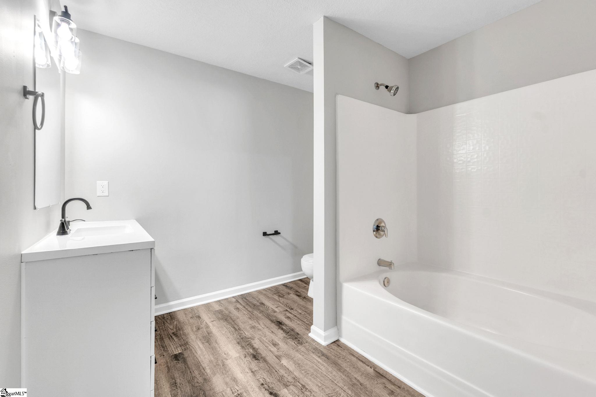 18 Backwater Way Greenville, SC 29611