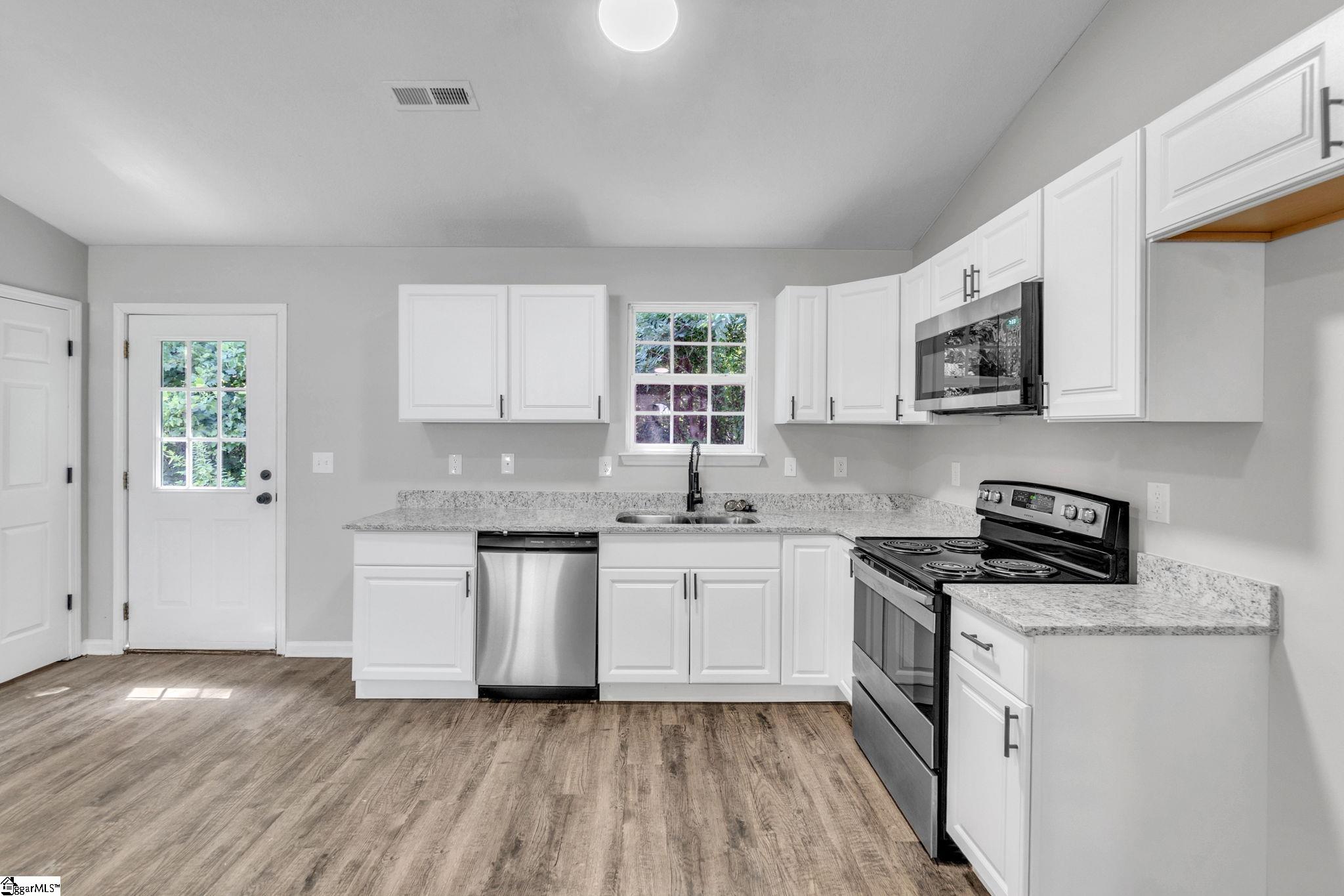18 Backwater Way Greenville, SC 29611