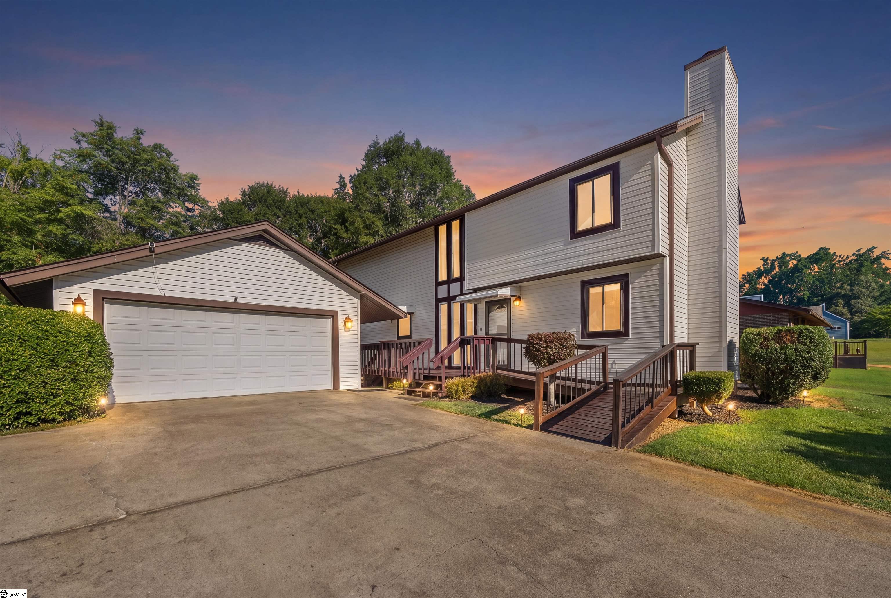 1105 Charter Oak Drive Taylors, SC 29687-4404