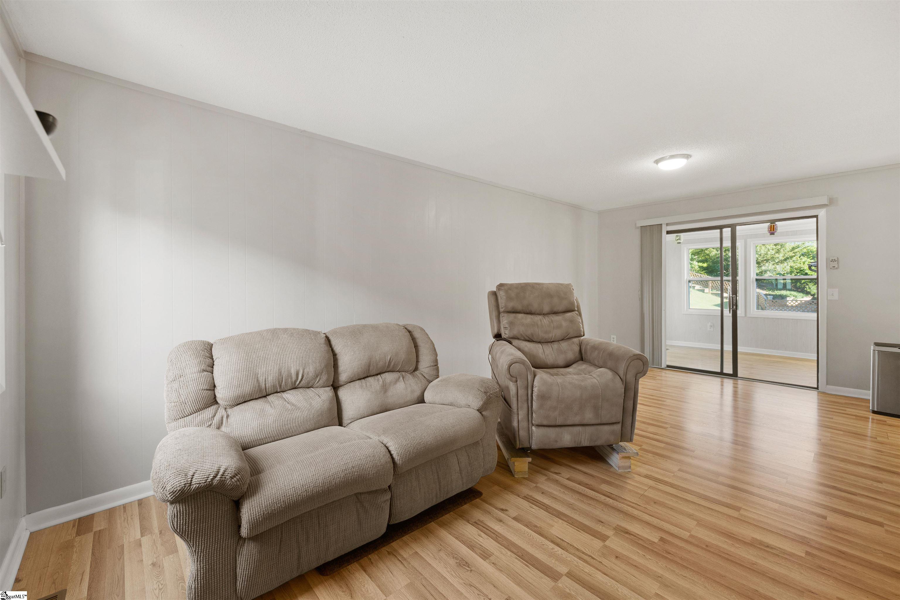 1105 Charter Oak Drive Taylors, SC 29687-4404