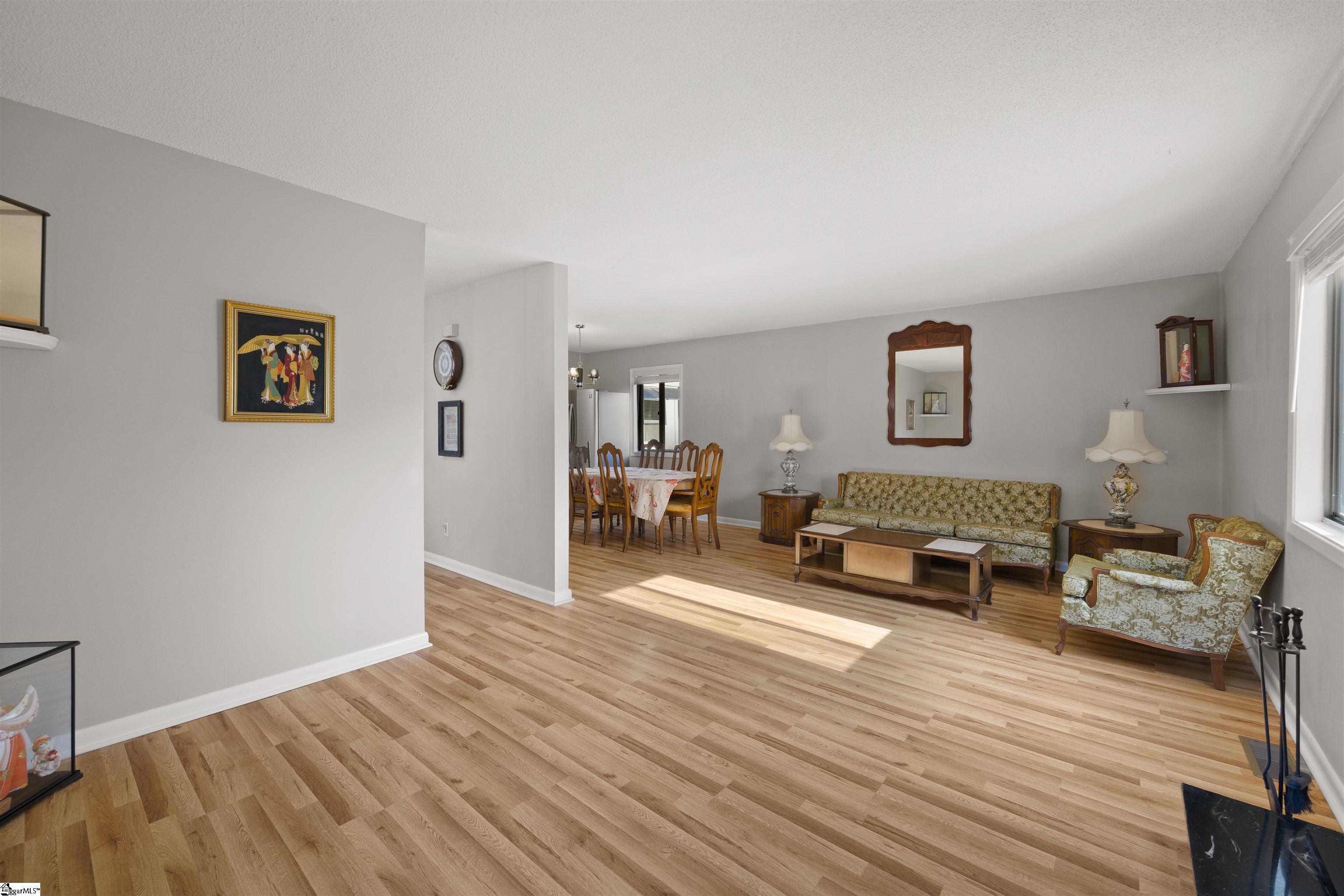 1105 Charter Oak Drive Taylors, SC 29687-4404