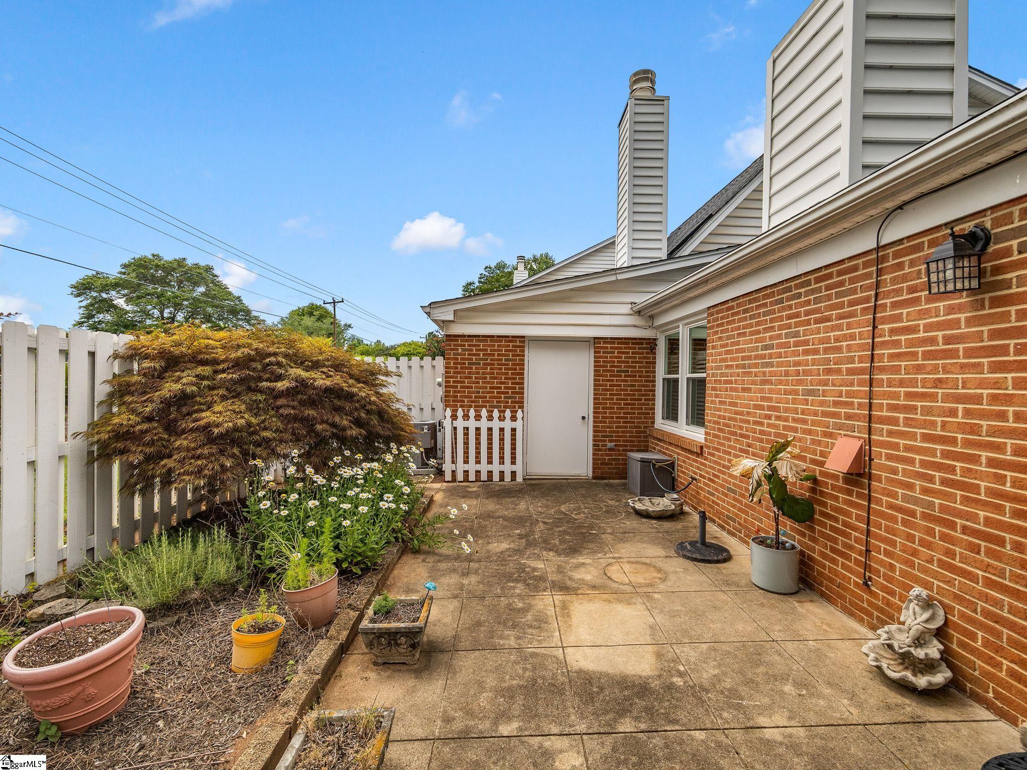 106 Buckstone Lane Spartanburg, SC 29307