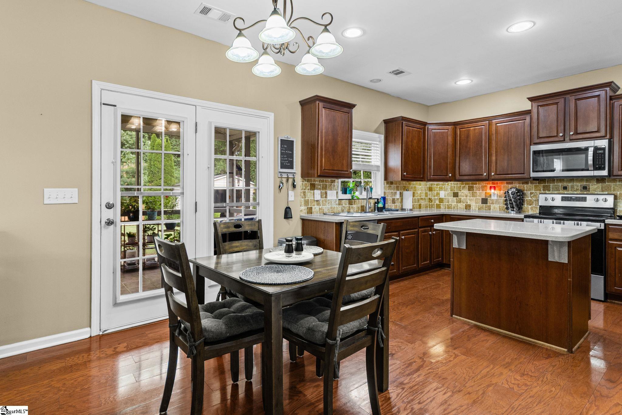 184 Heritage Point Drive Simpsonville, SC 29681