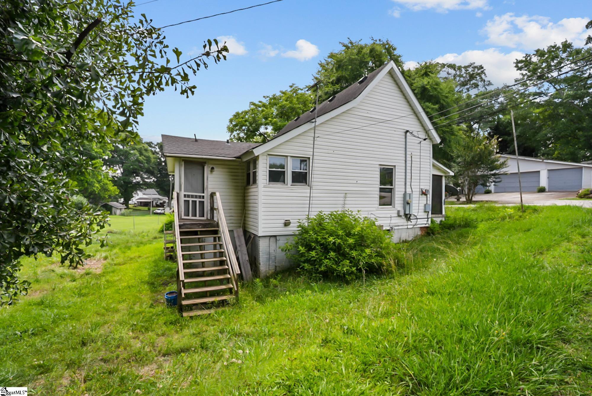 4 Adger Street Pelzer, SC 29669