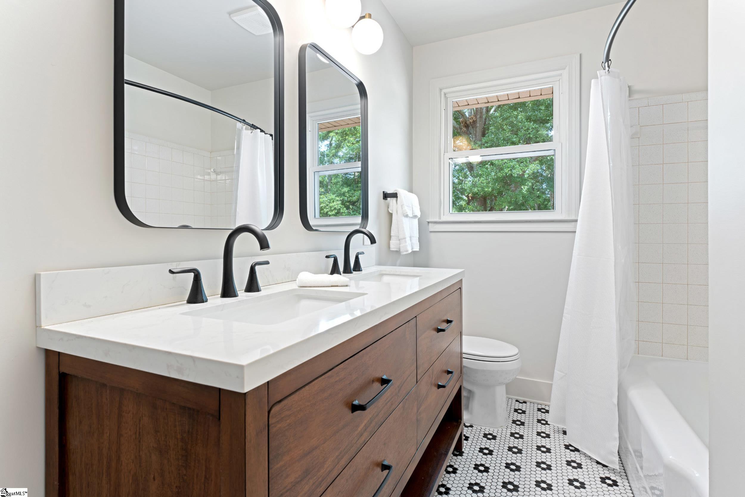 28 Kendal Green Drive Greenville, SC 29607