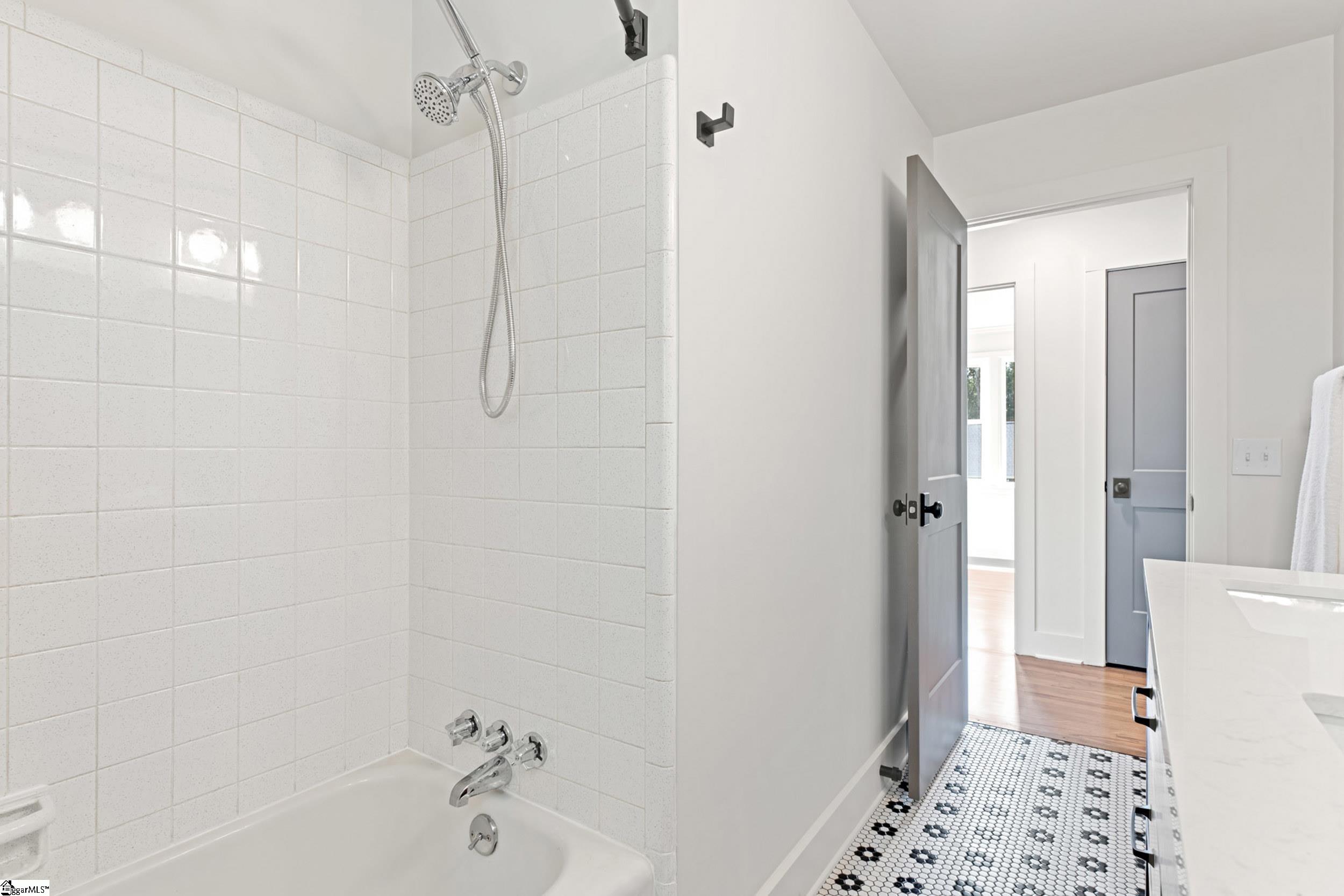 28 Kendal Green Drive Greenville, SC 29607
