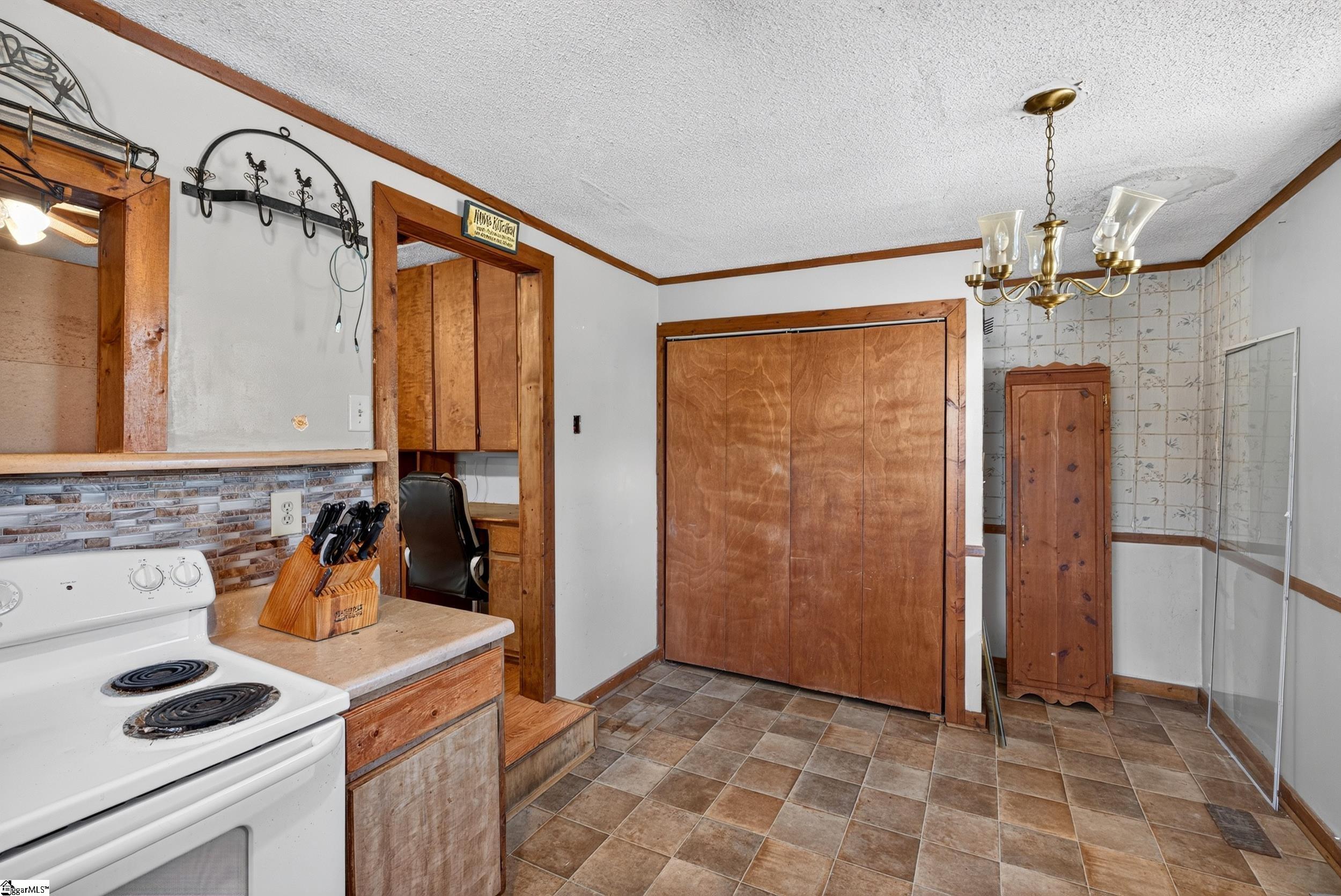 121 Hadden Heights Road Spartanburg, SC 29301
