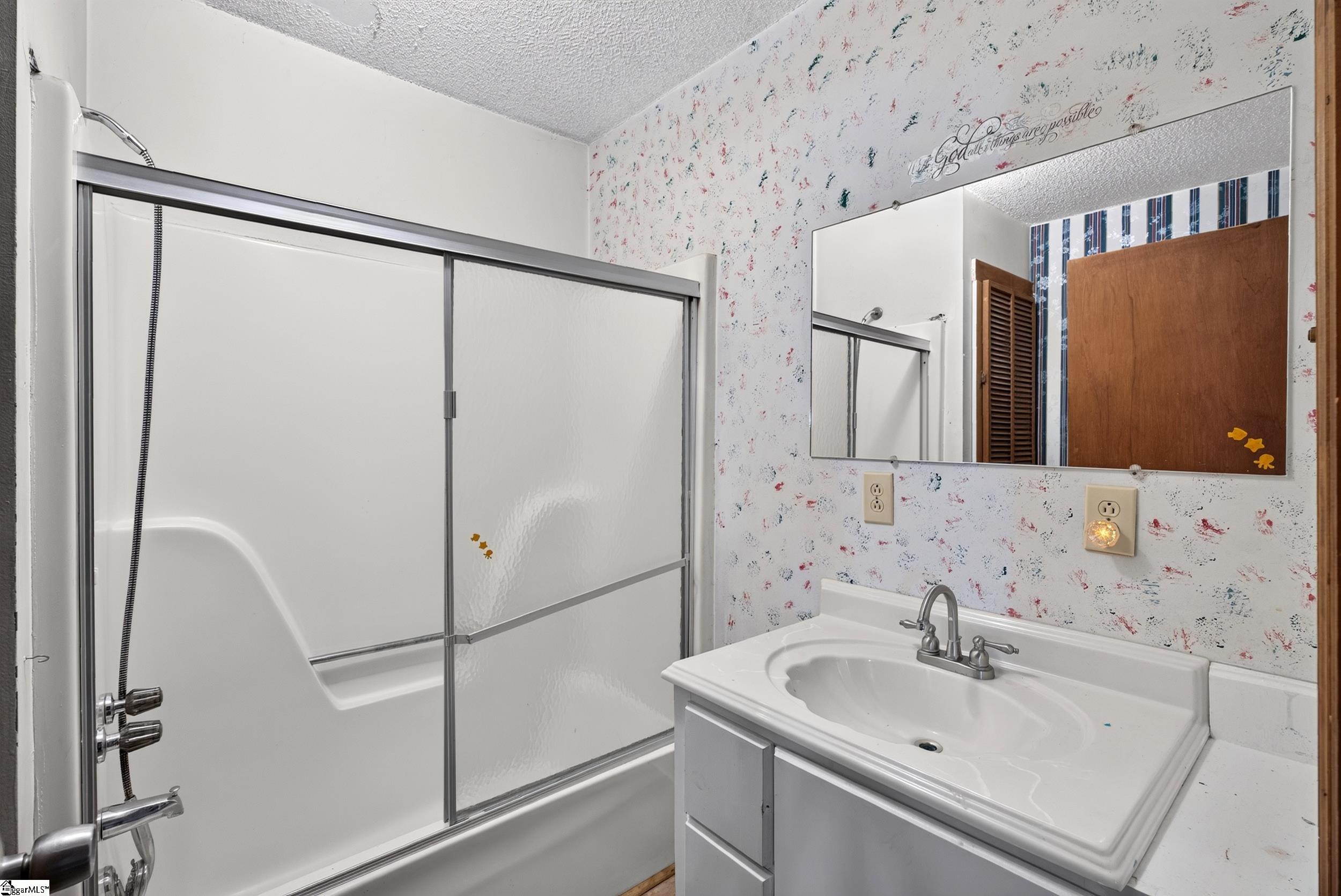 121 Hadden Heights Road Spartanburg, SC 29301
