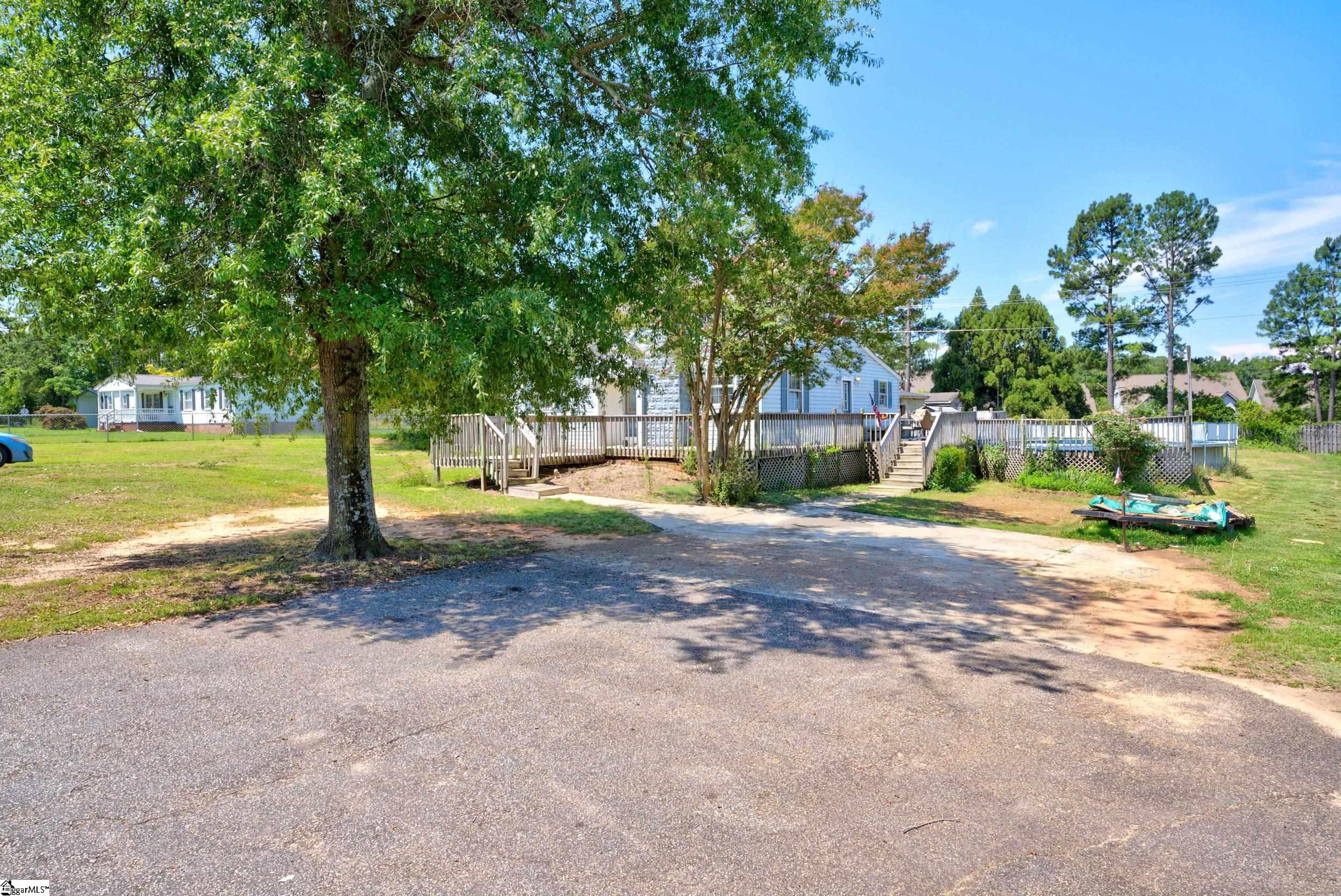 121 Hadden Heights Road Spartanburg, SC 29301