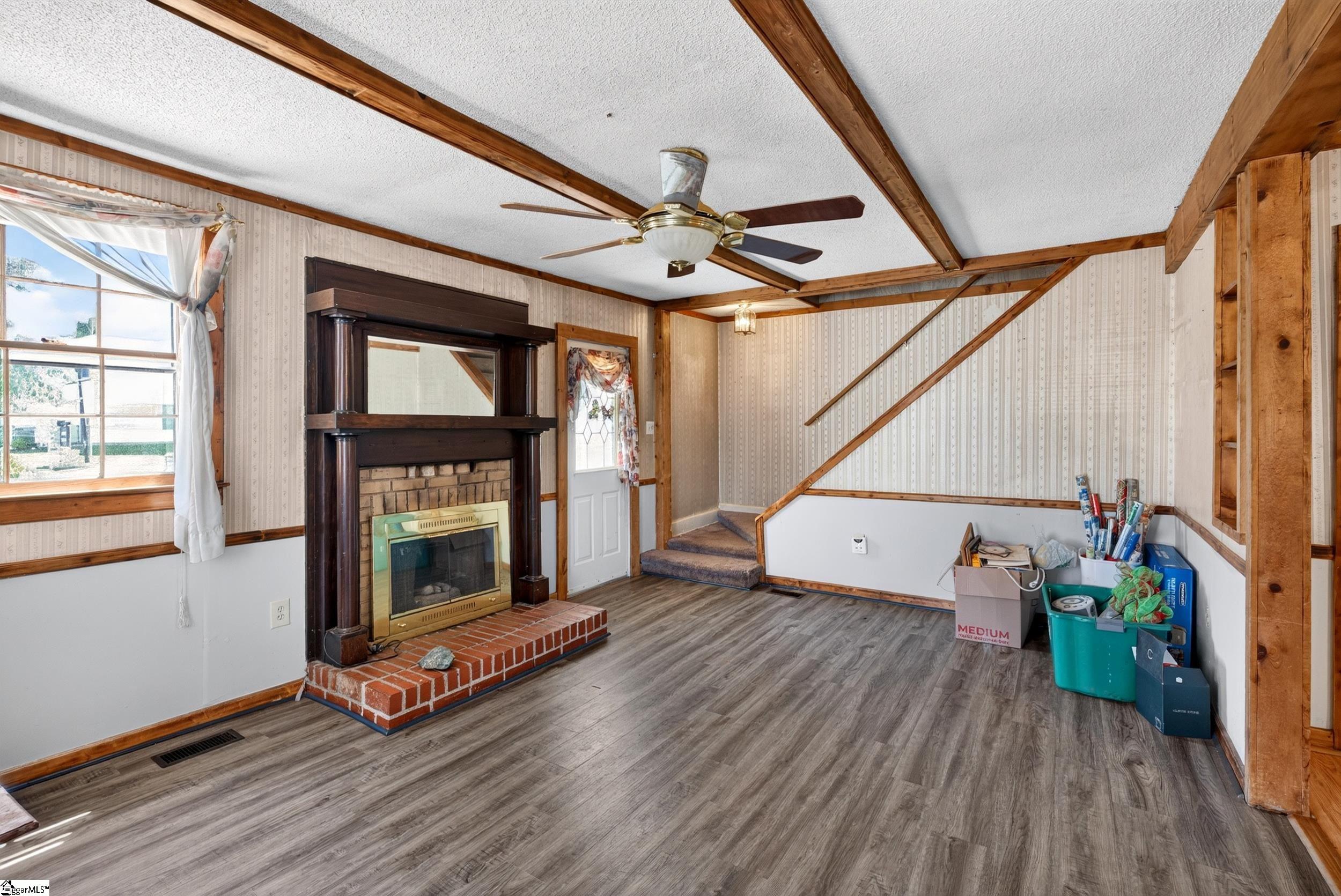 121 Hadden Heights Road Spartanburg, SC 29301