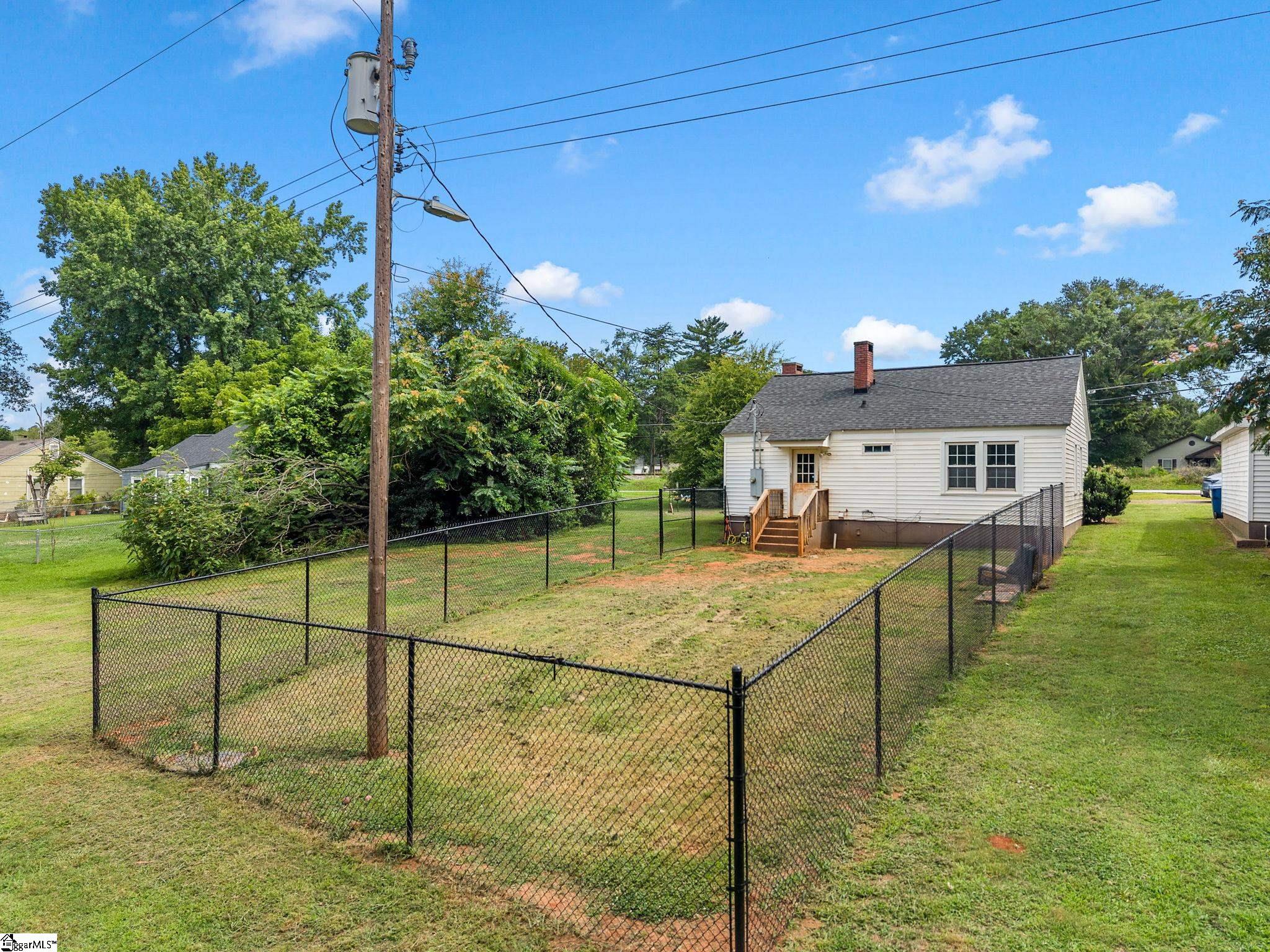 722 Syphrit Road Wellford, SC 28385