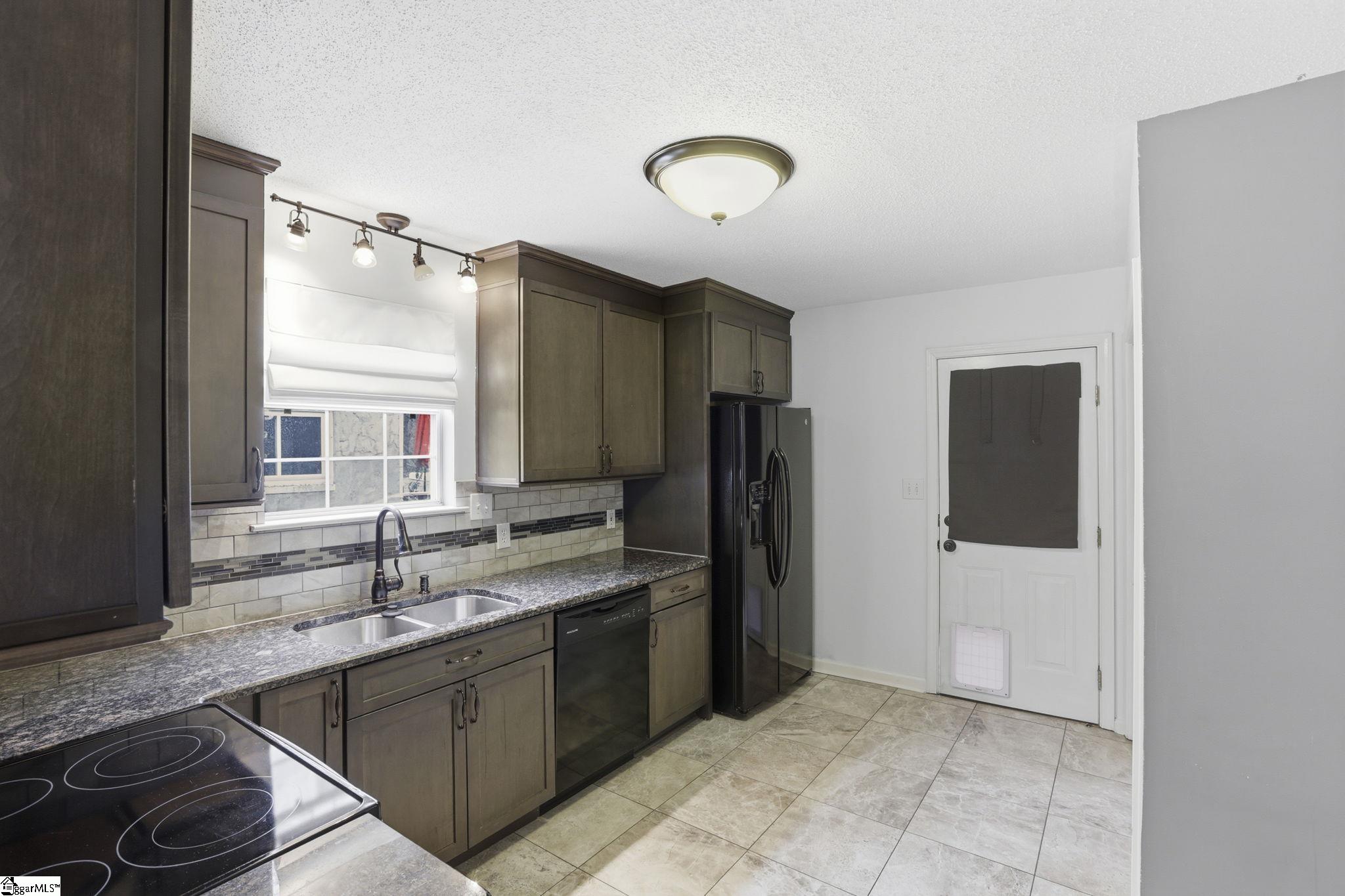 1301 Winding Way Taylors, SC 29687-4449