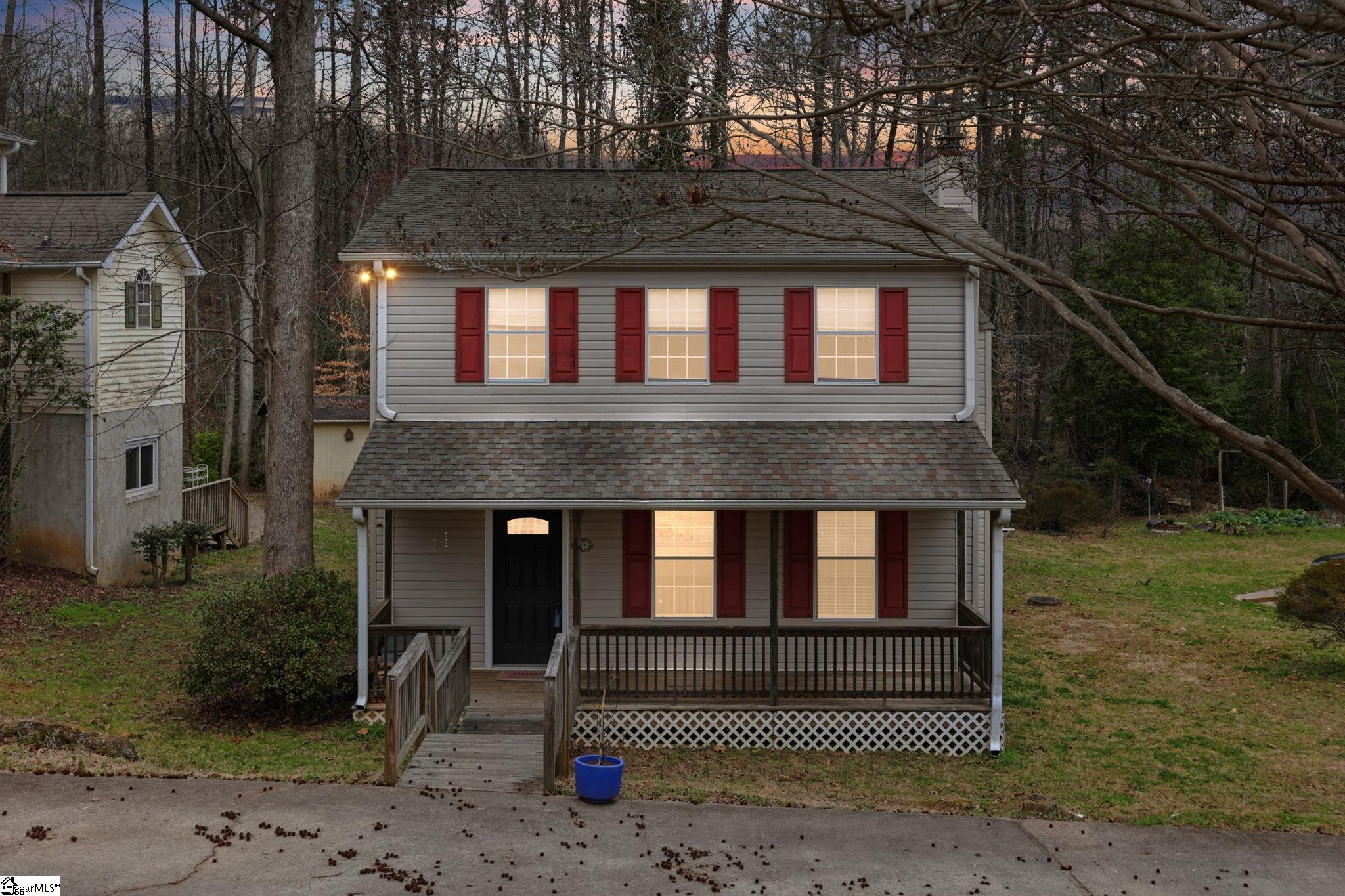 1301 Winding Way Taylors, SC 29687-4449