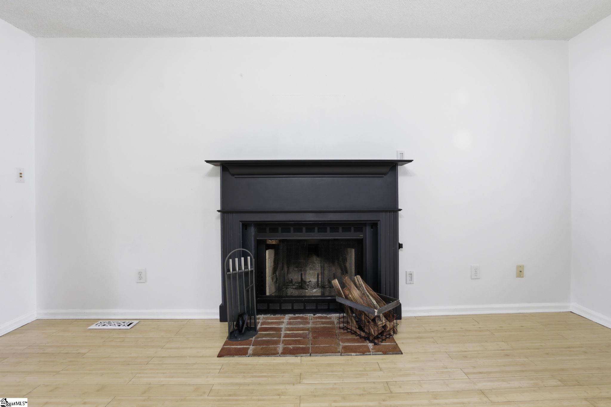 1301 Winding Way Taylors, SC 29687-4449