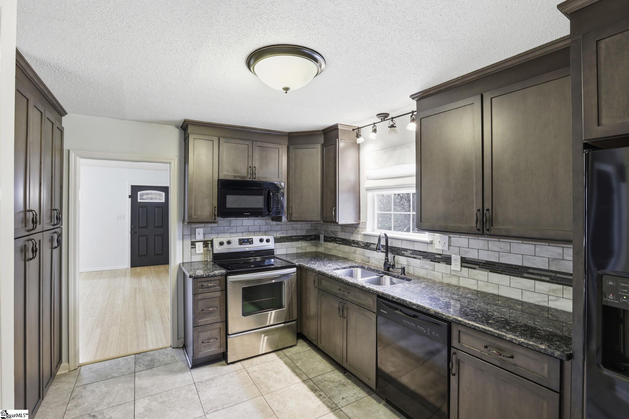 1301 Winding Way Taylors, SC 29687-4449