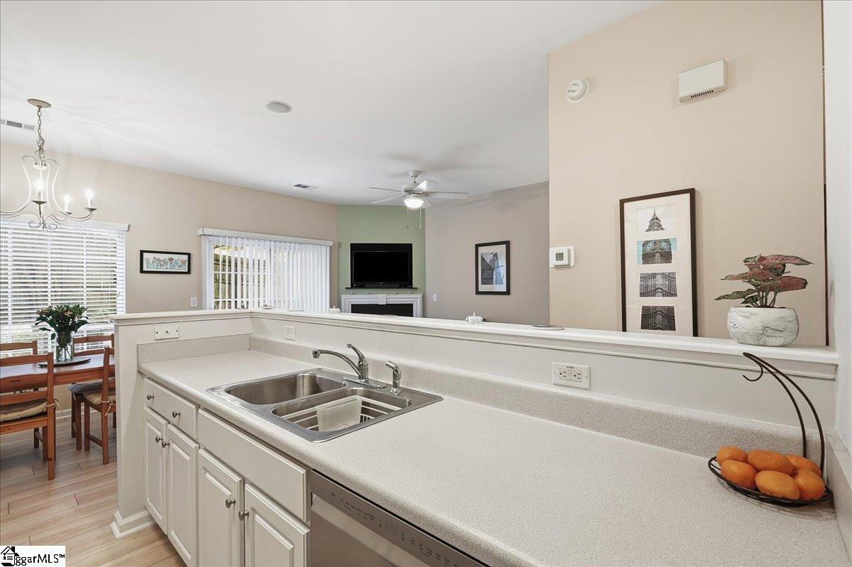 16 Rock Side Court Greenville, SC 29615
