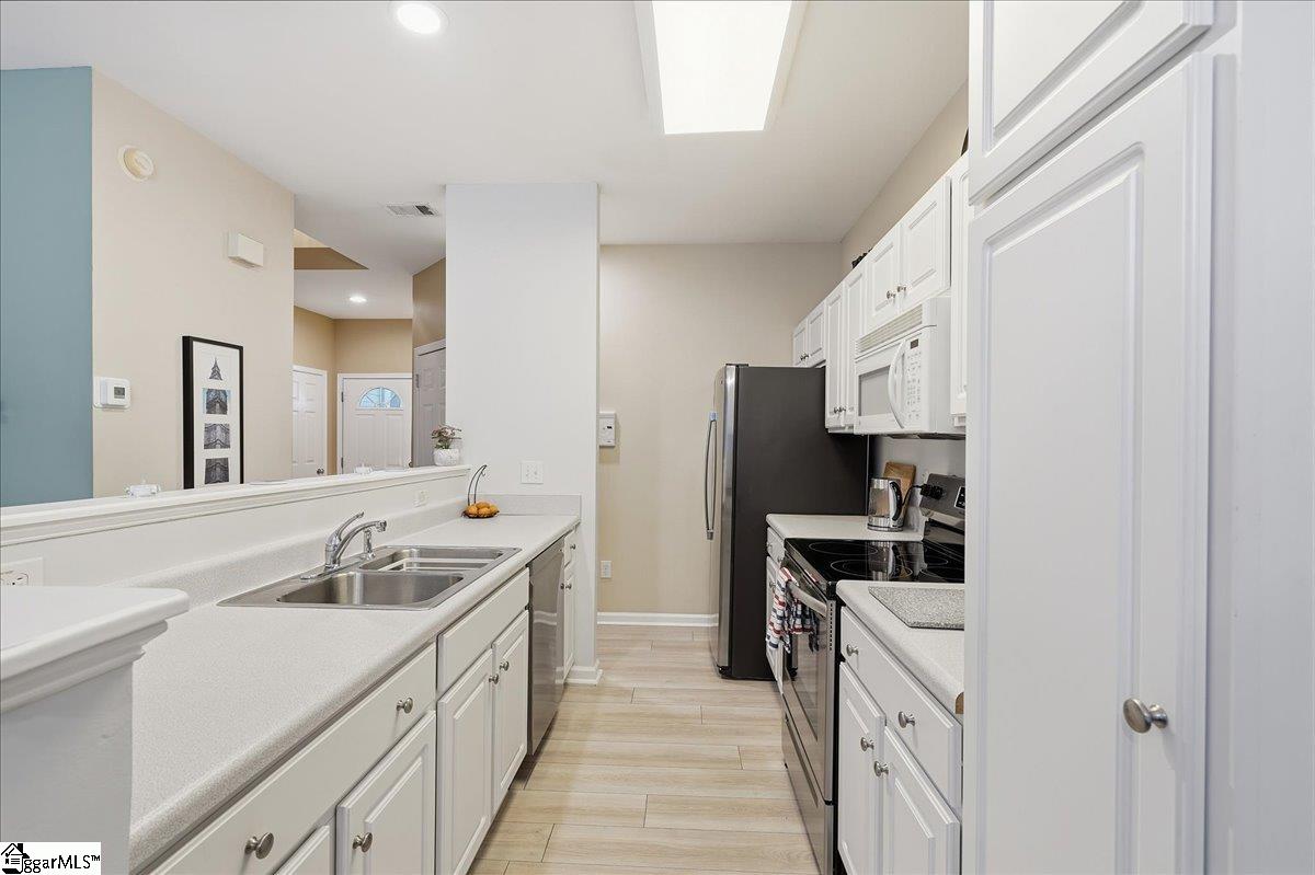 16 Rock Side Court Greenville, SC 29615