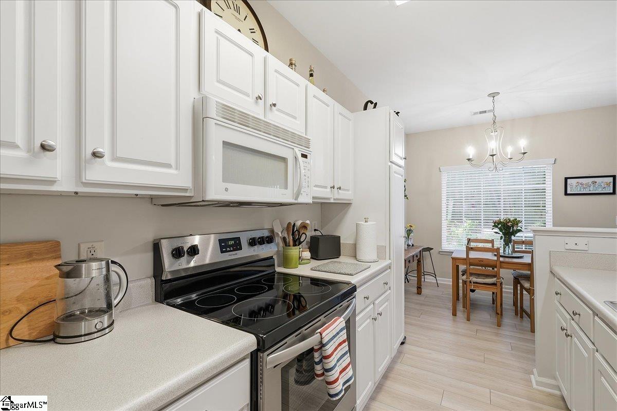 16 Rock Side Court Greenville, SC 29615