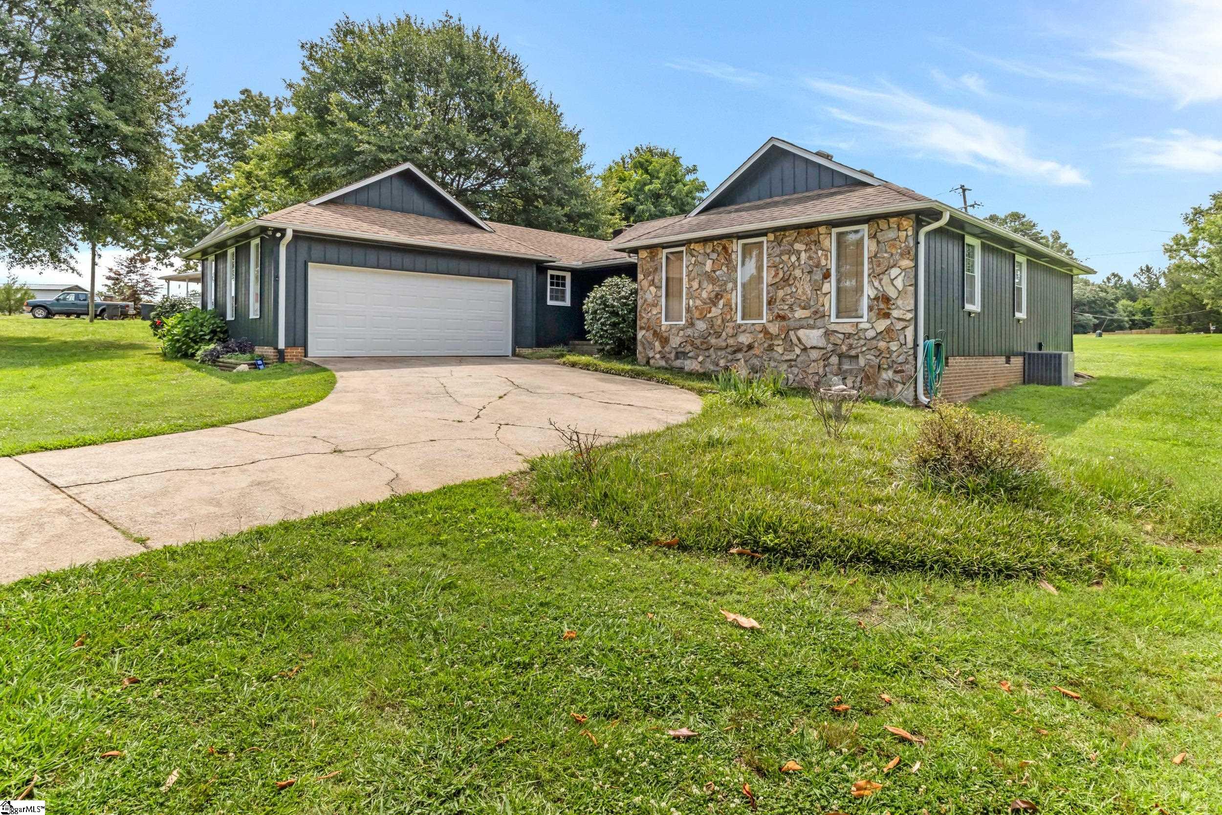 234 Country Glen Pelzer, SC 29796