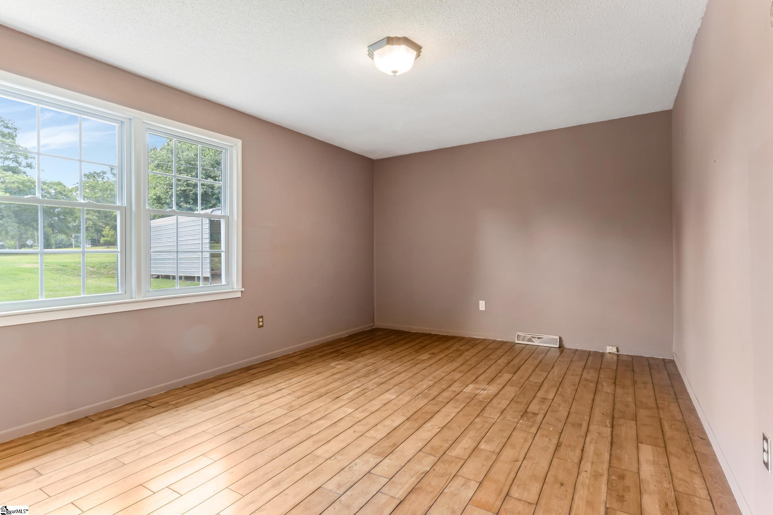 234 Country Glen Pelzer, SC 29796