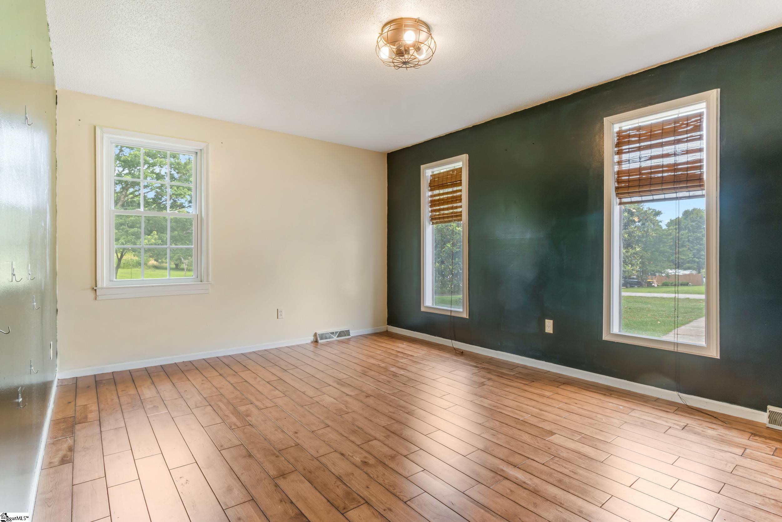 234 Country Glen Pelzer, SC 29796