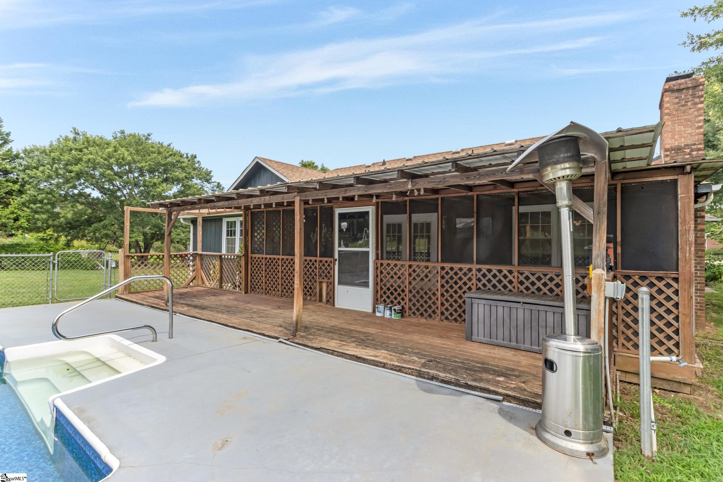 234 Country Glen Pelzer, SC 29796