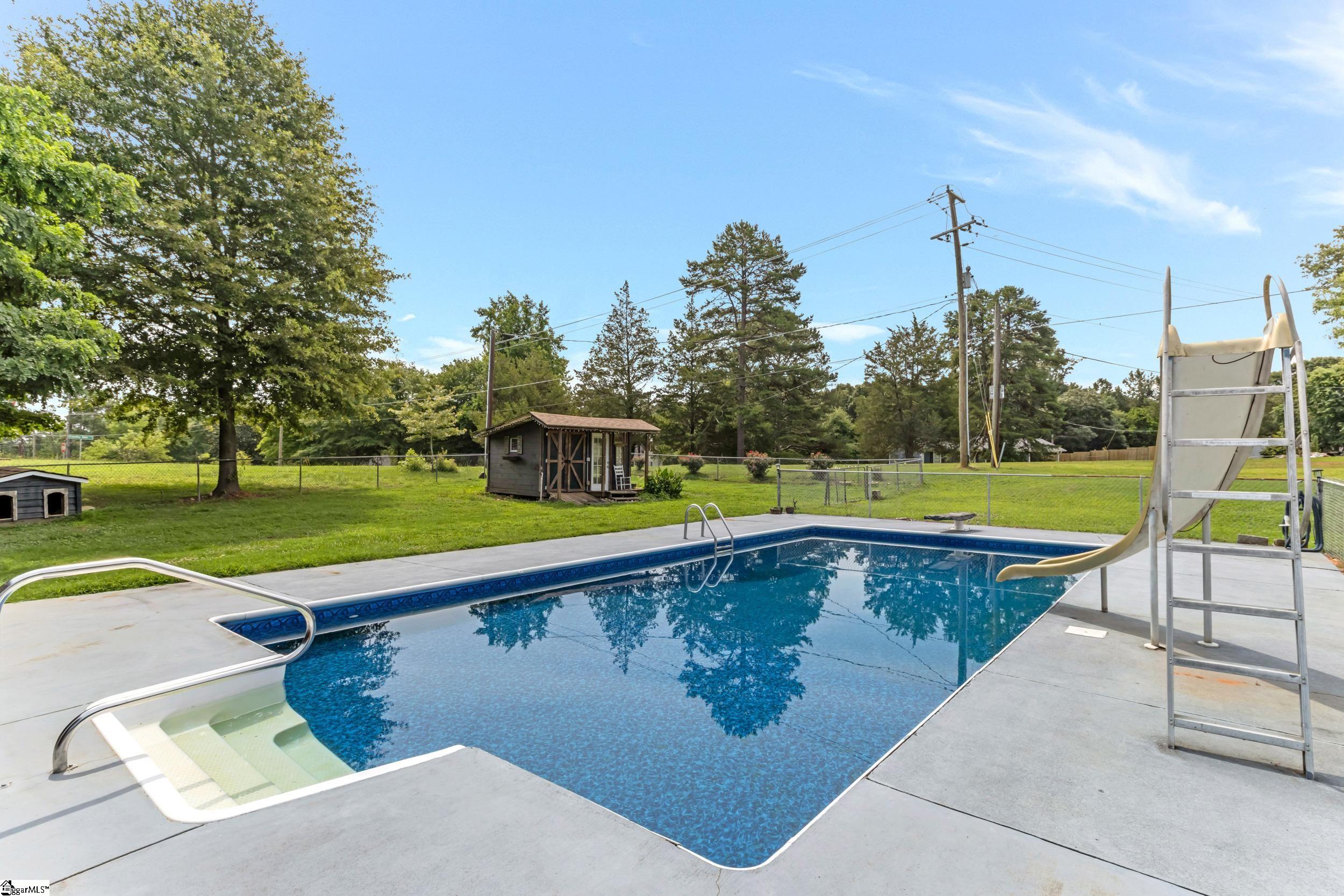234 Country Glen Pelzer, SC 29796