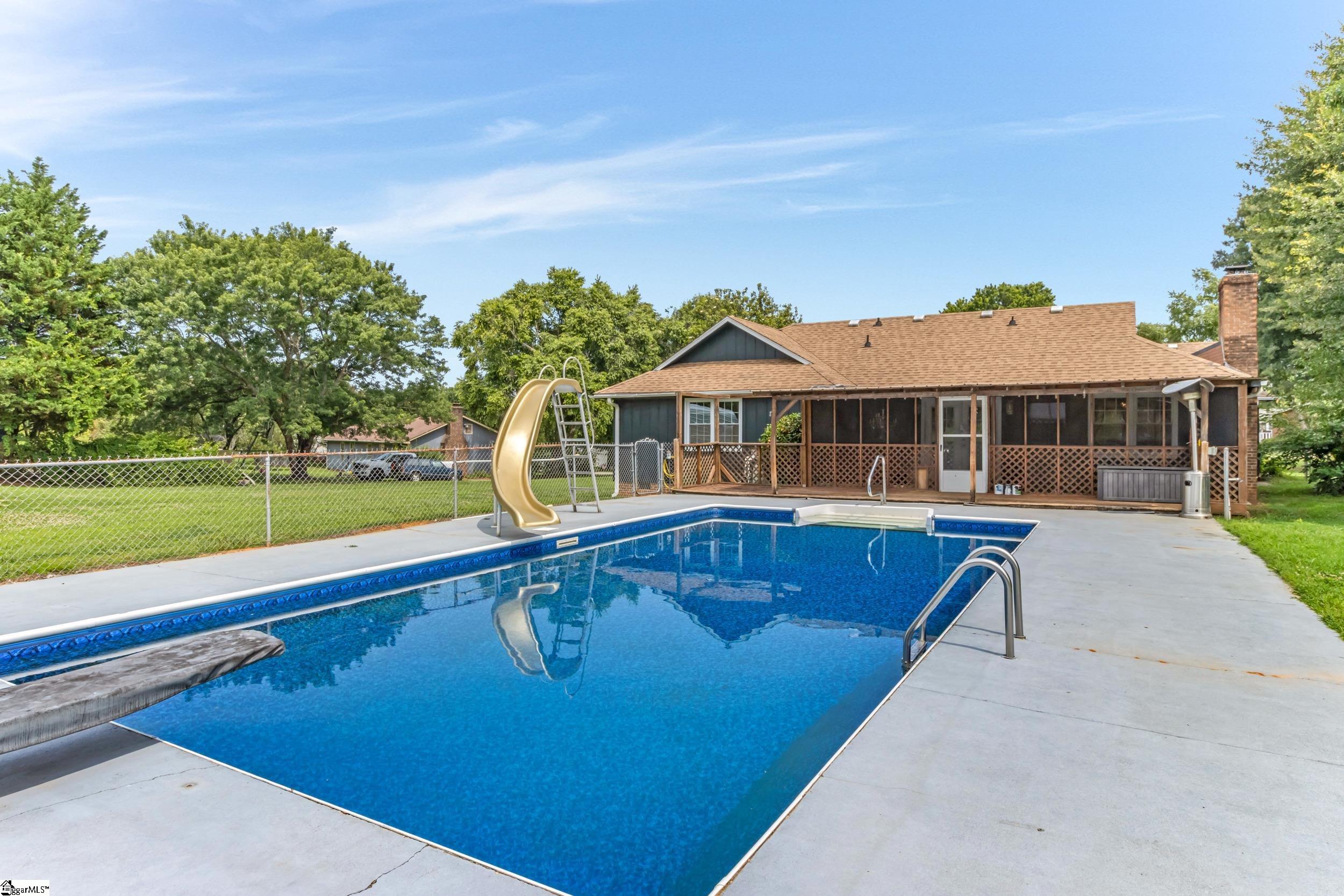 234 Country Glen Pelzer, SC 29796