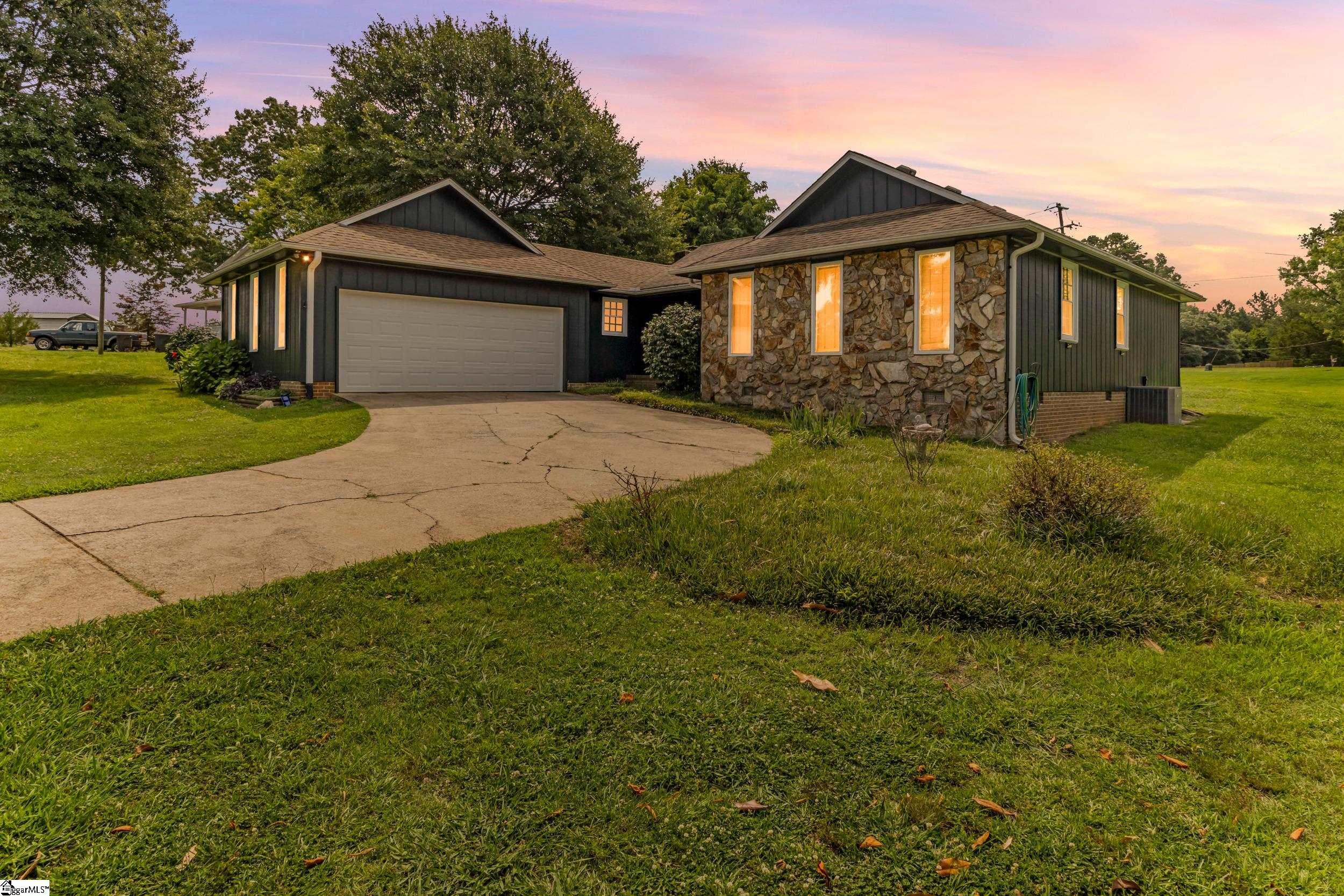 234 Country Glen Pelzer, SC 29796